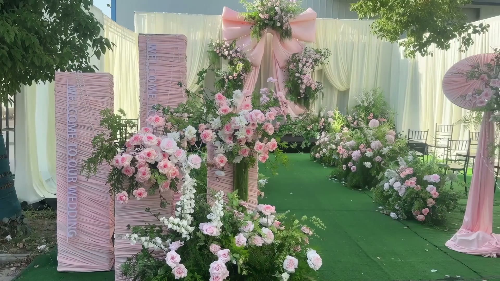 香槟粉韩式布幔蝴蝶结婚礼