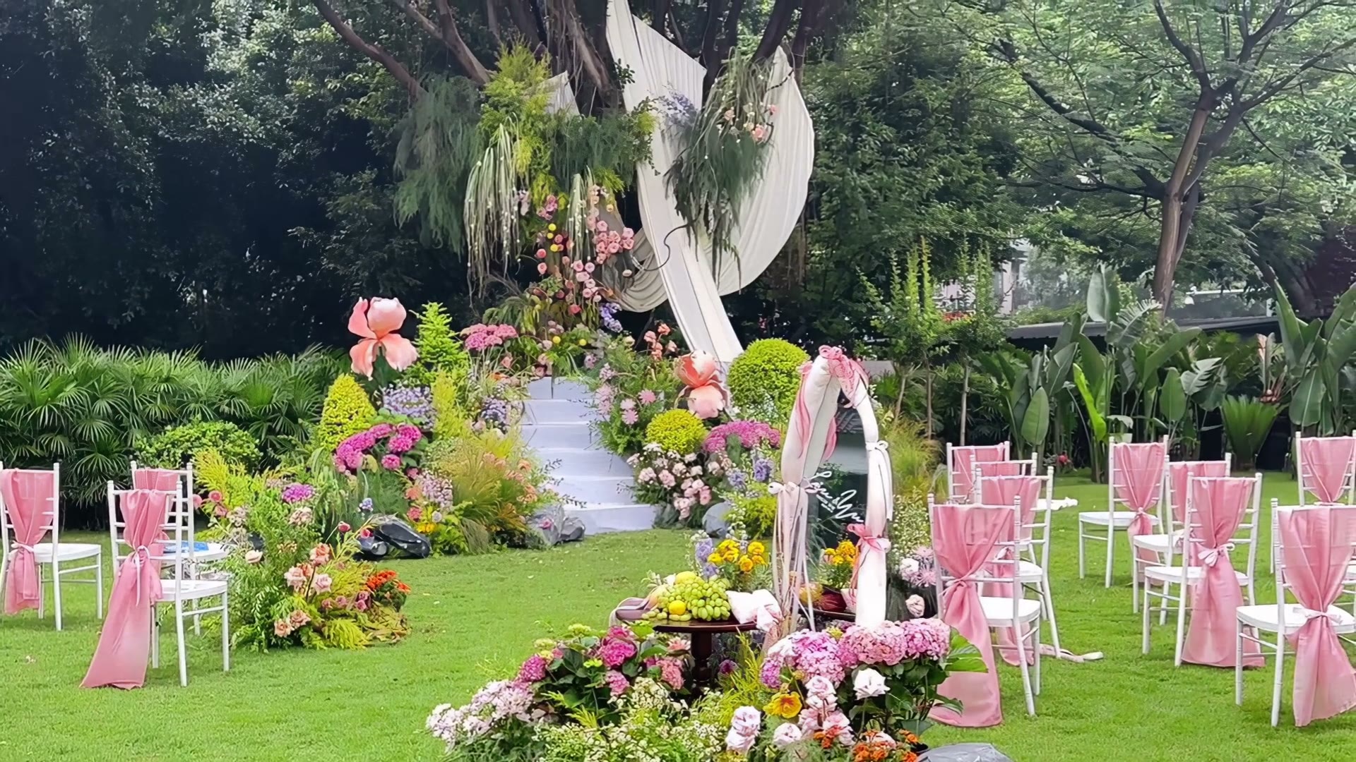 香槟粉韩式自然户外草坪婚礼