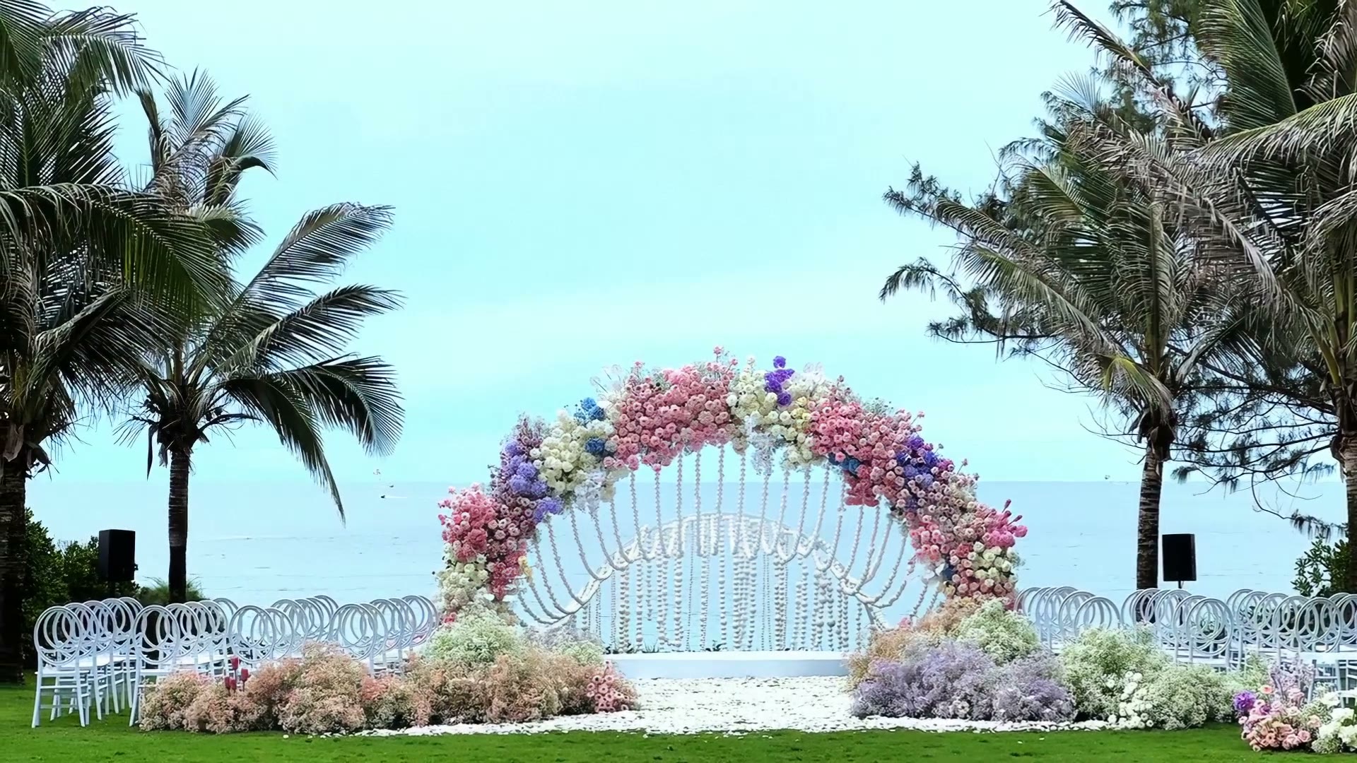 白粉色韩式户外草坪婚礼