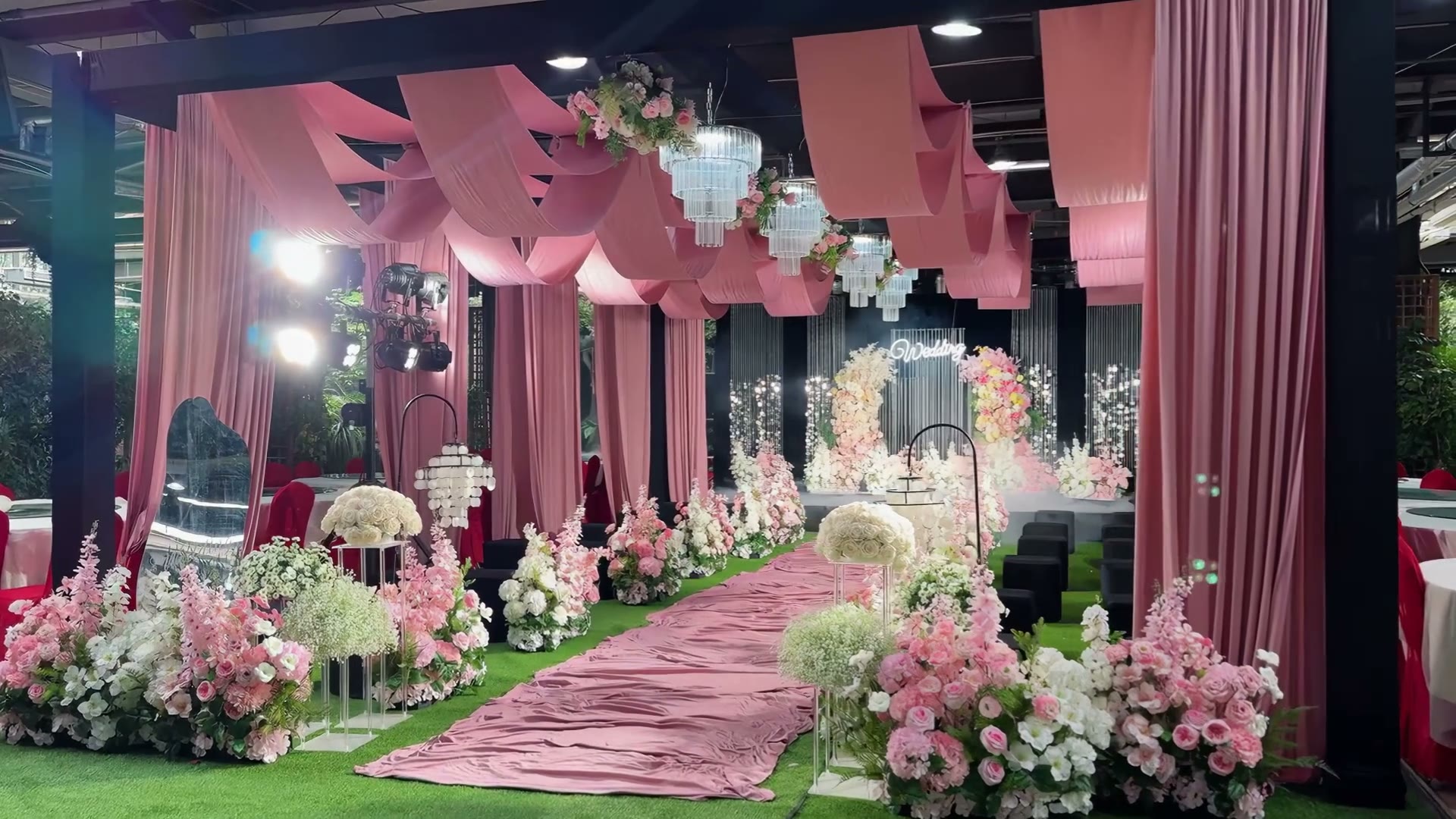 粉色系韩式珠帘亮片婚礼