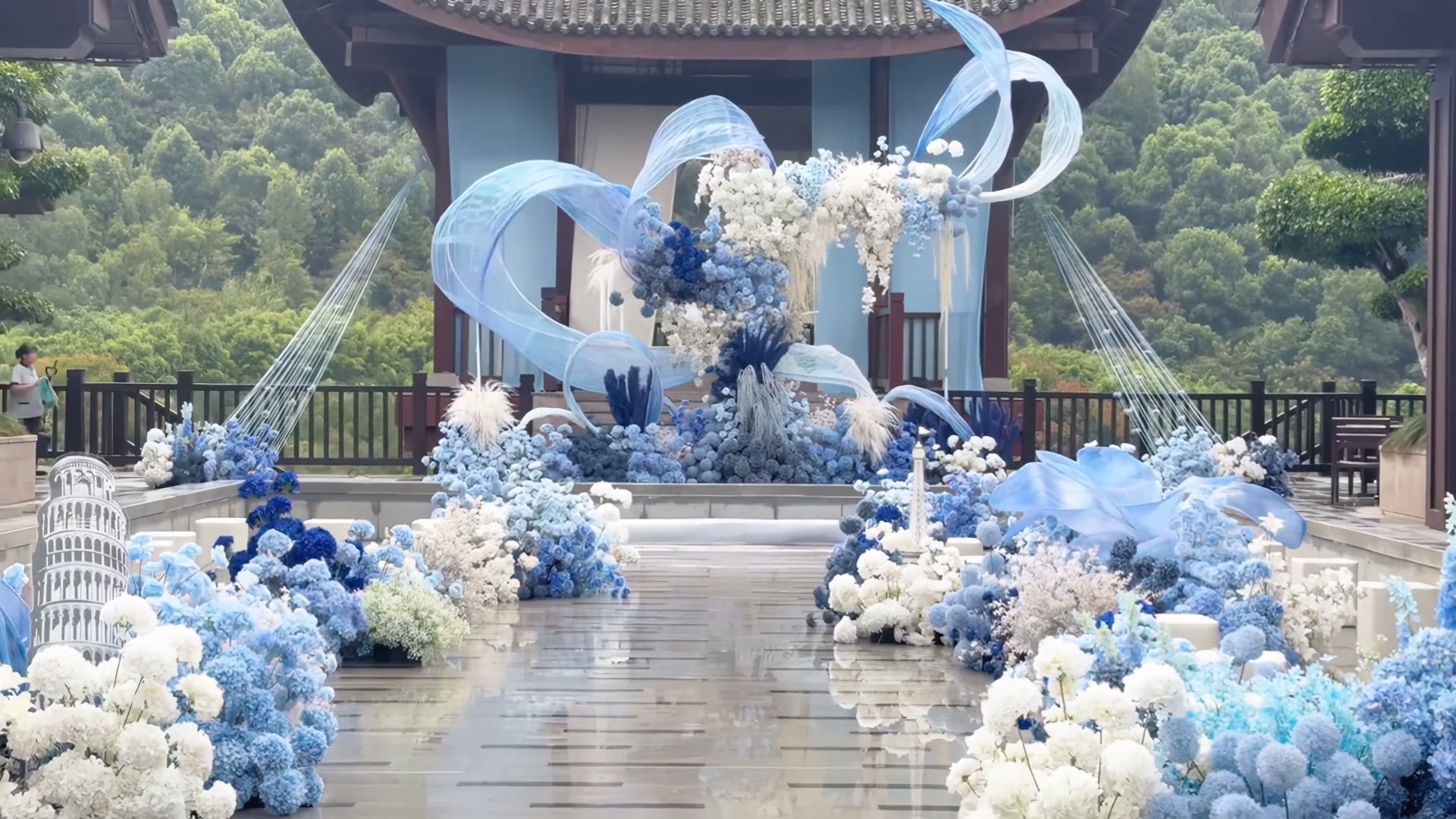 蓝白色韩式设计感户外婚礼