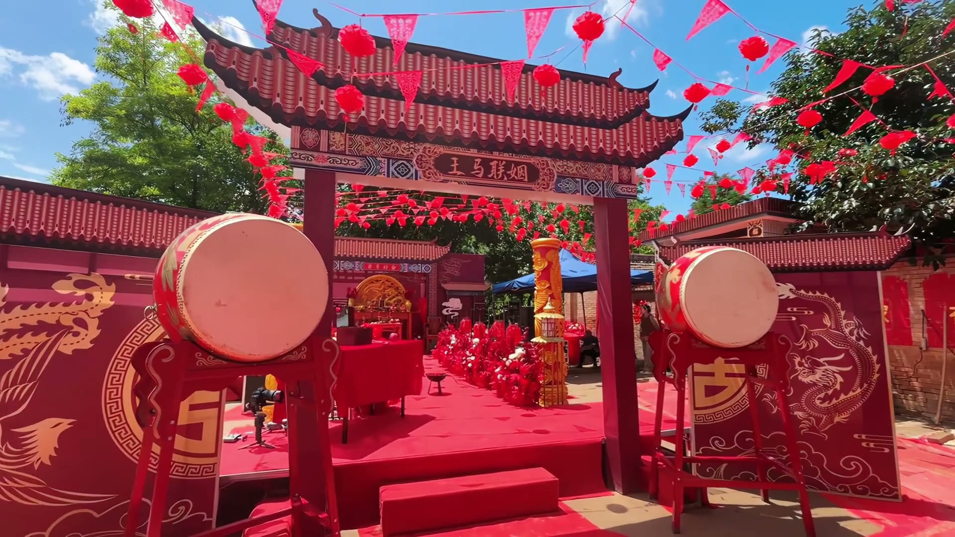 红色龙凤呈祥传统中式庭院婚礼