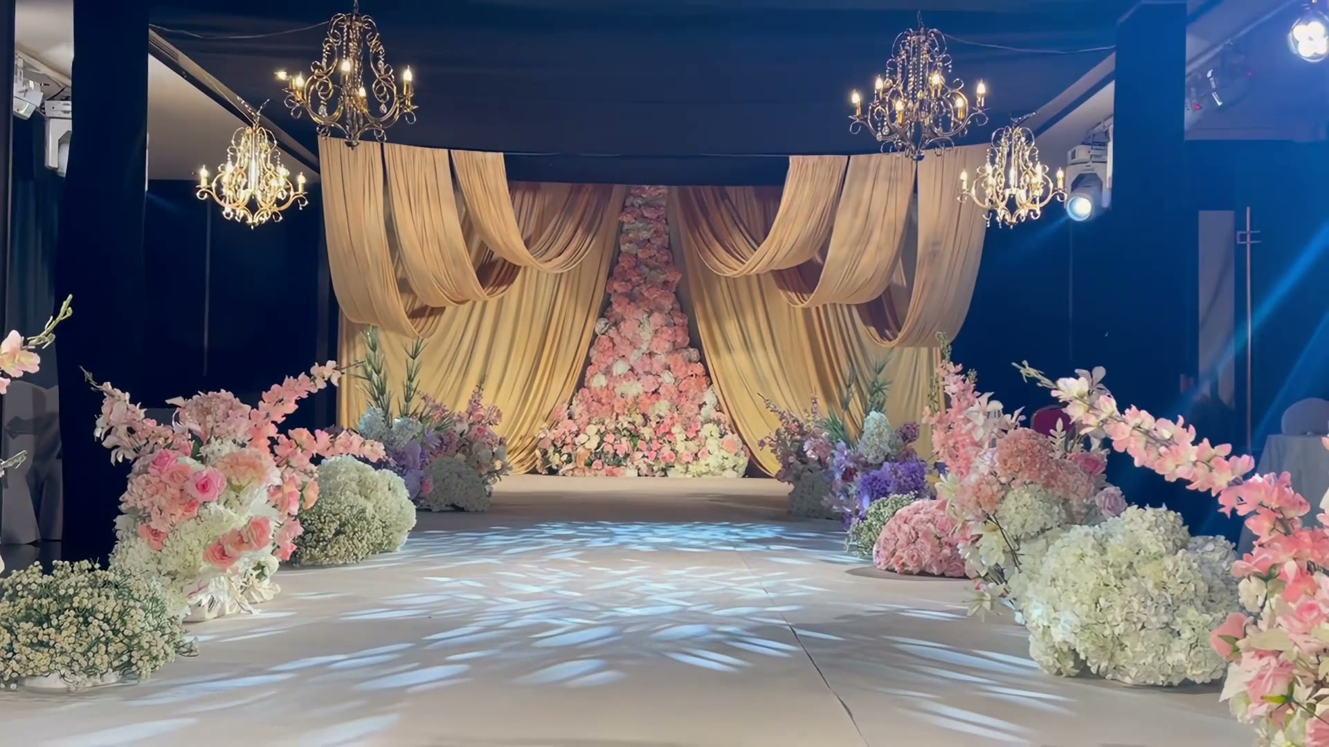 香槟粉瀑布花韩式婚礼