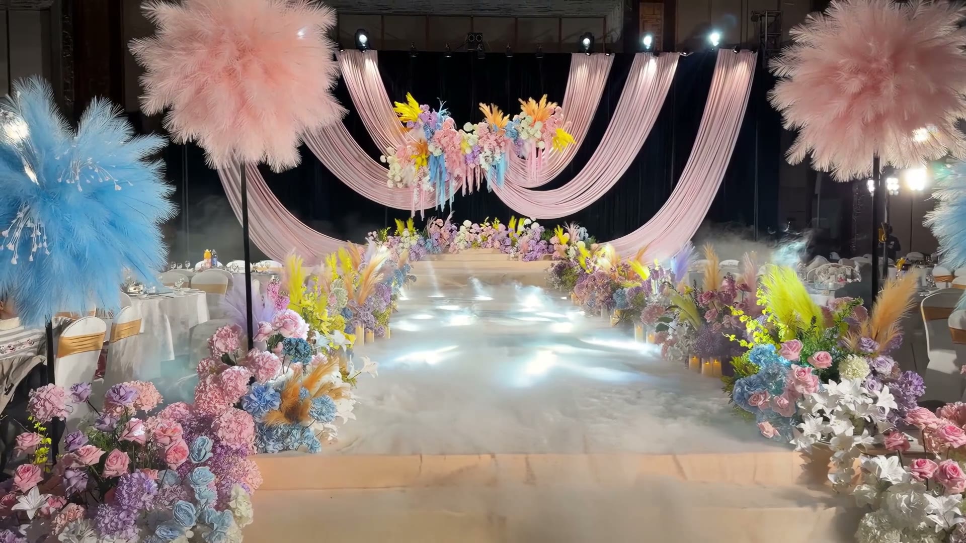 粉蓝多巴胺韩式布幔婚礼