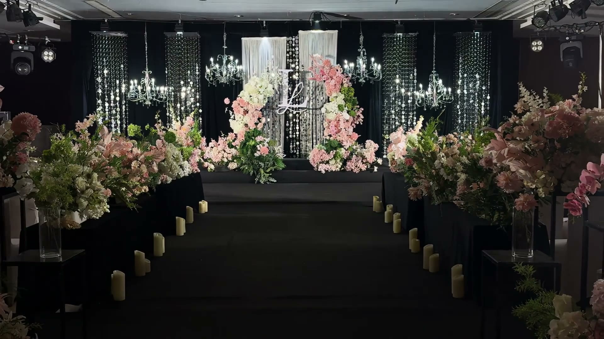 白粉色韩式线帘亮片婚礼