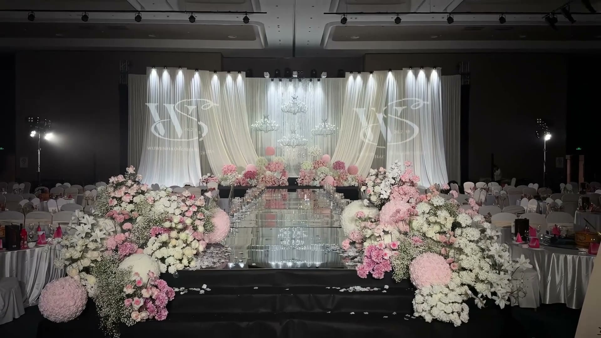粉白布幔韩系浪漫婚礼
