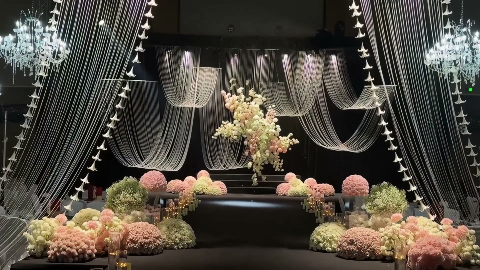 粉白珠帘花串梦幻婚礼