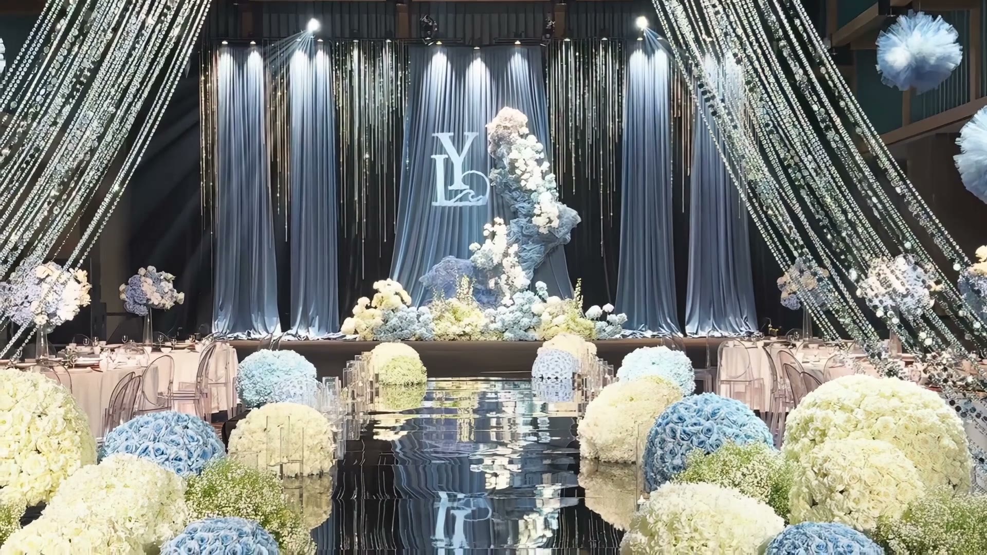 蓝色系珠帘亮片闪耀婚礼