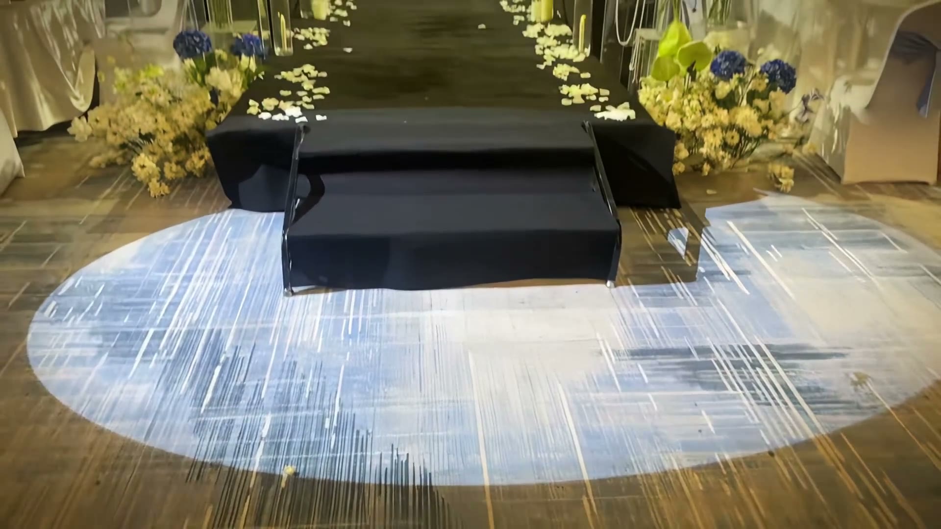 韩式梦幻蓝色布幔线帘婚礼