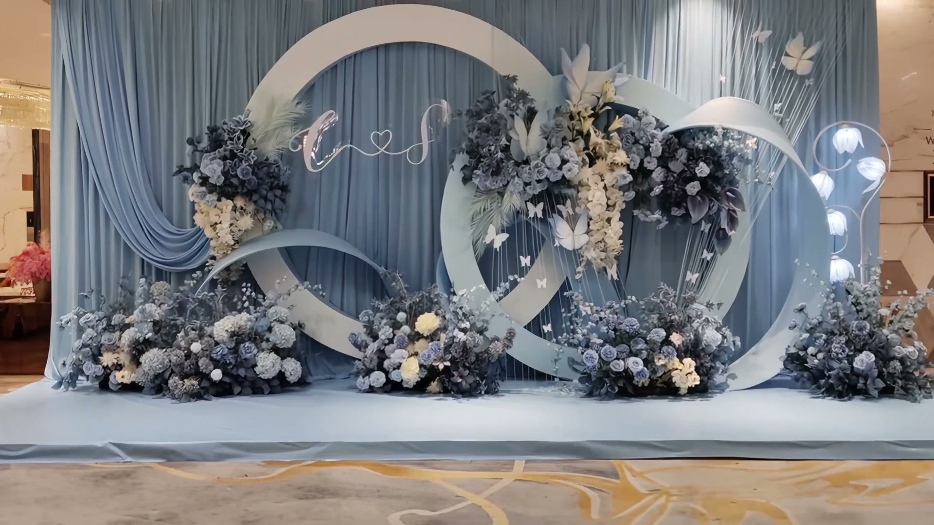 蓝色系简约韩式全厅吊顶婚礼