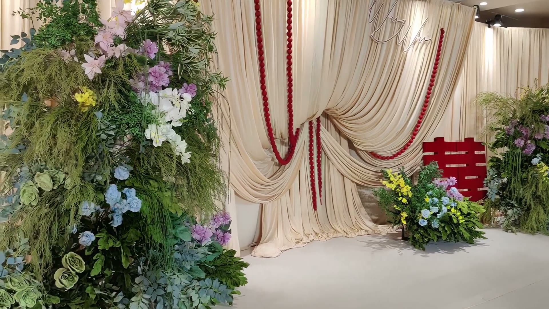 香槟色布幔野生自然婚礼