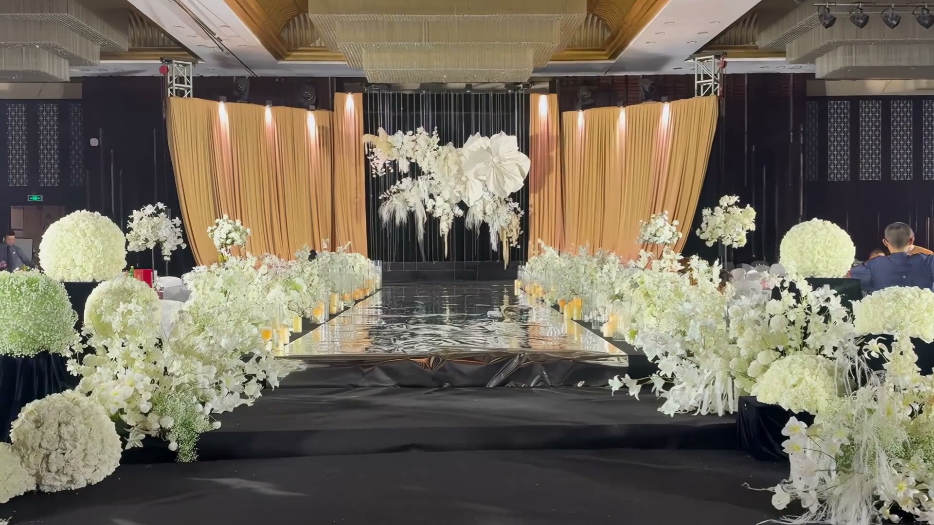深香槟韩式布幔婚礼