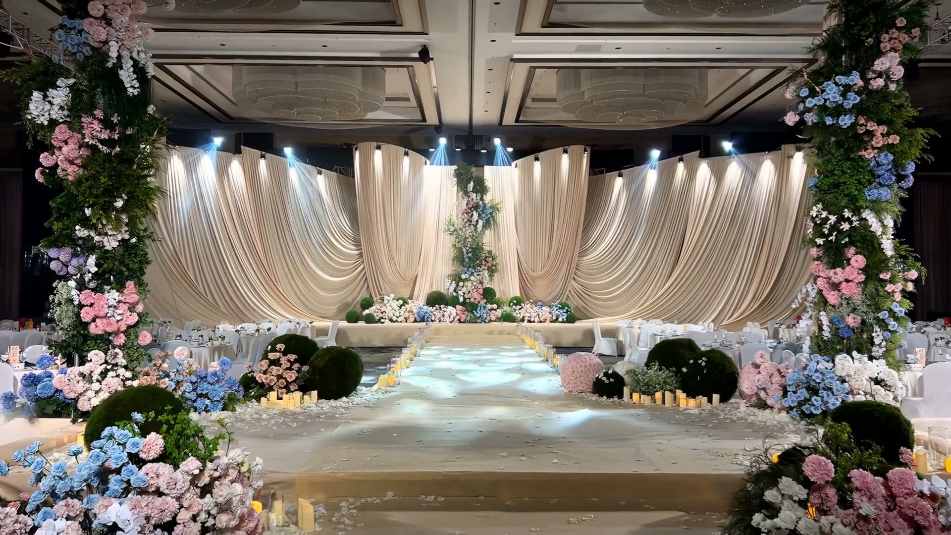 沉浸式氛围感秀场风婚礼