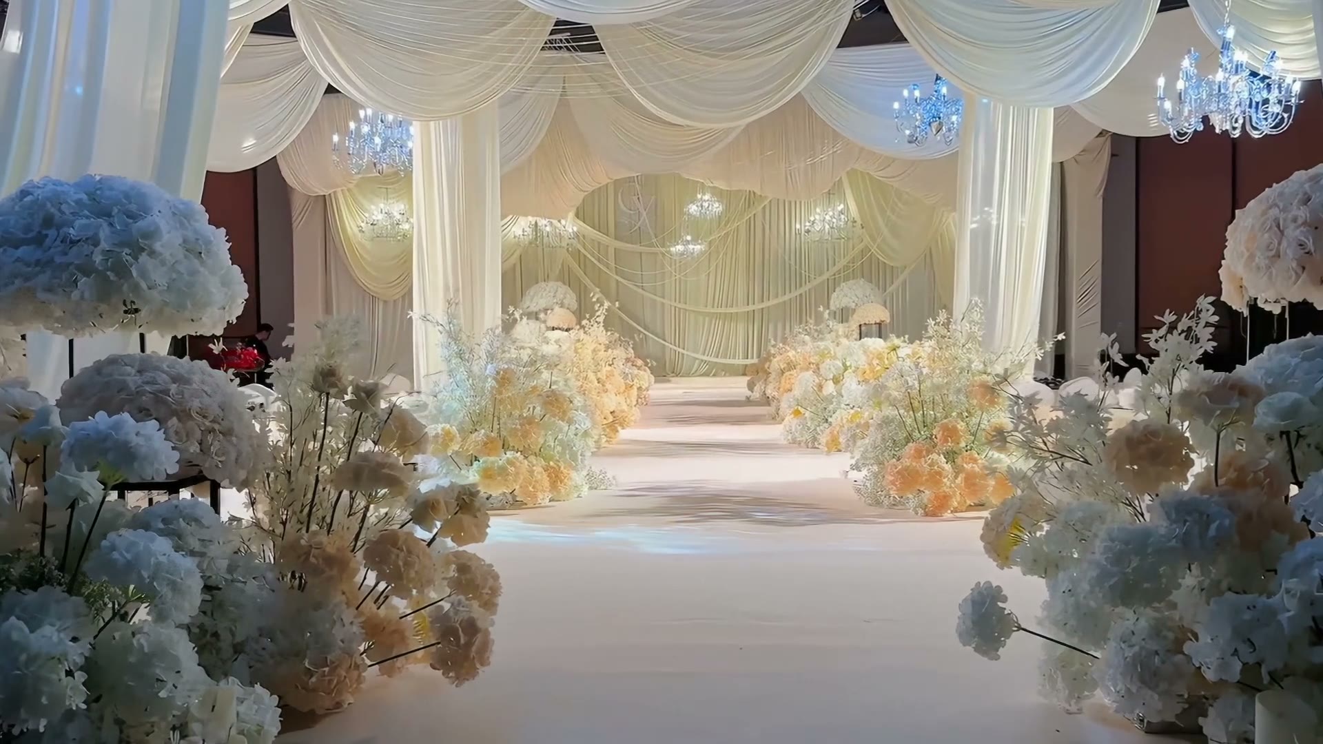 香槟白唯美韩式布幔吊顶婚礼