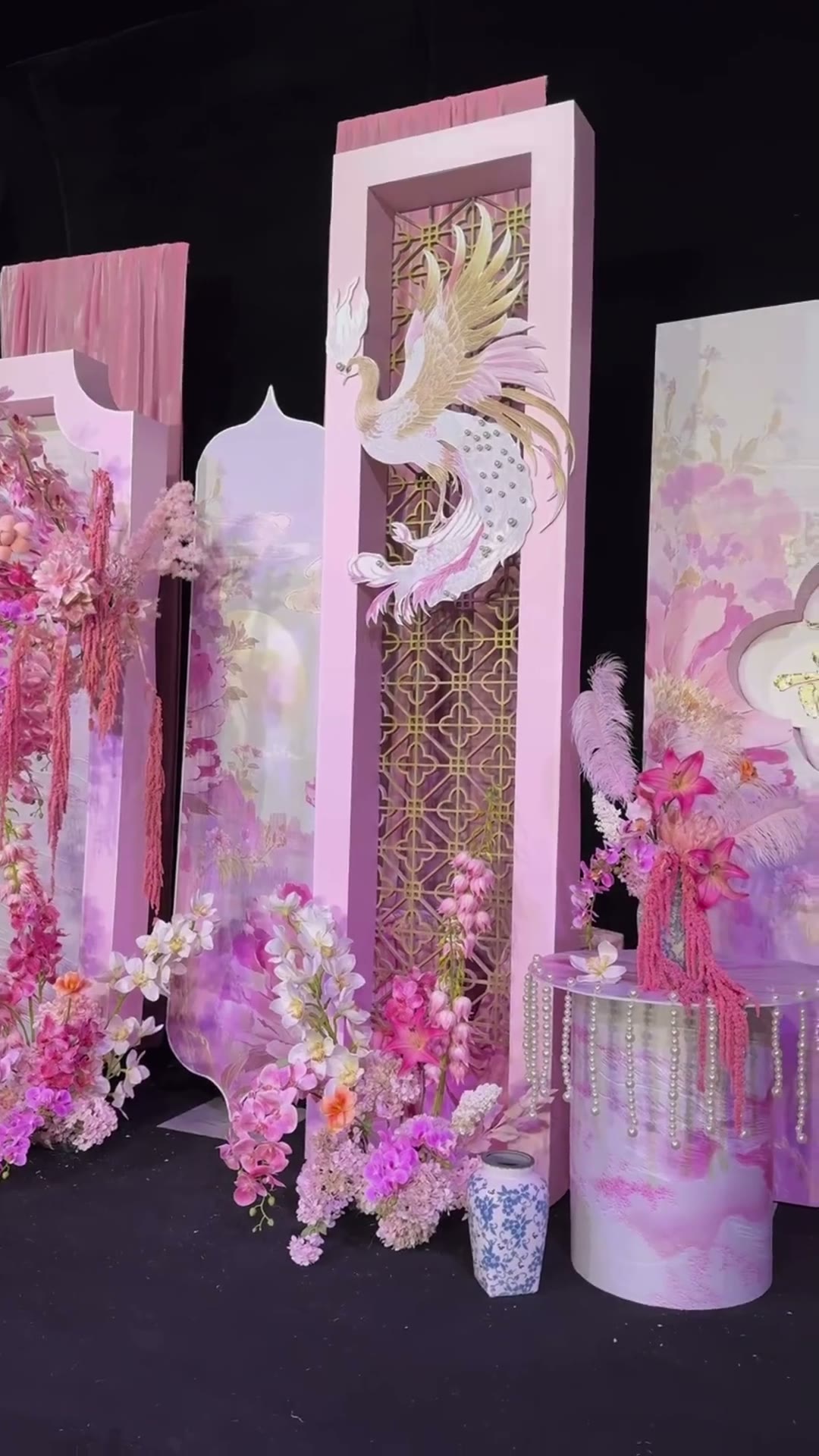 粉金龙凤纹理订婚宴