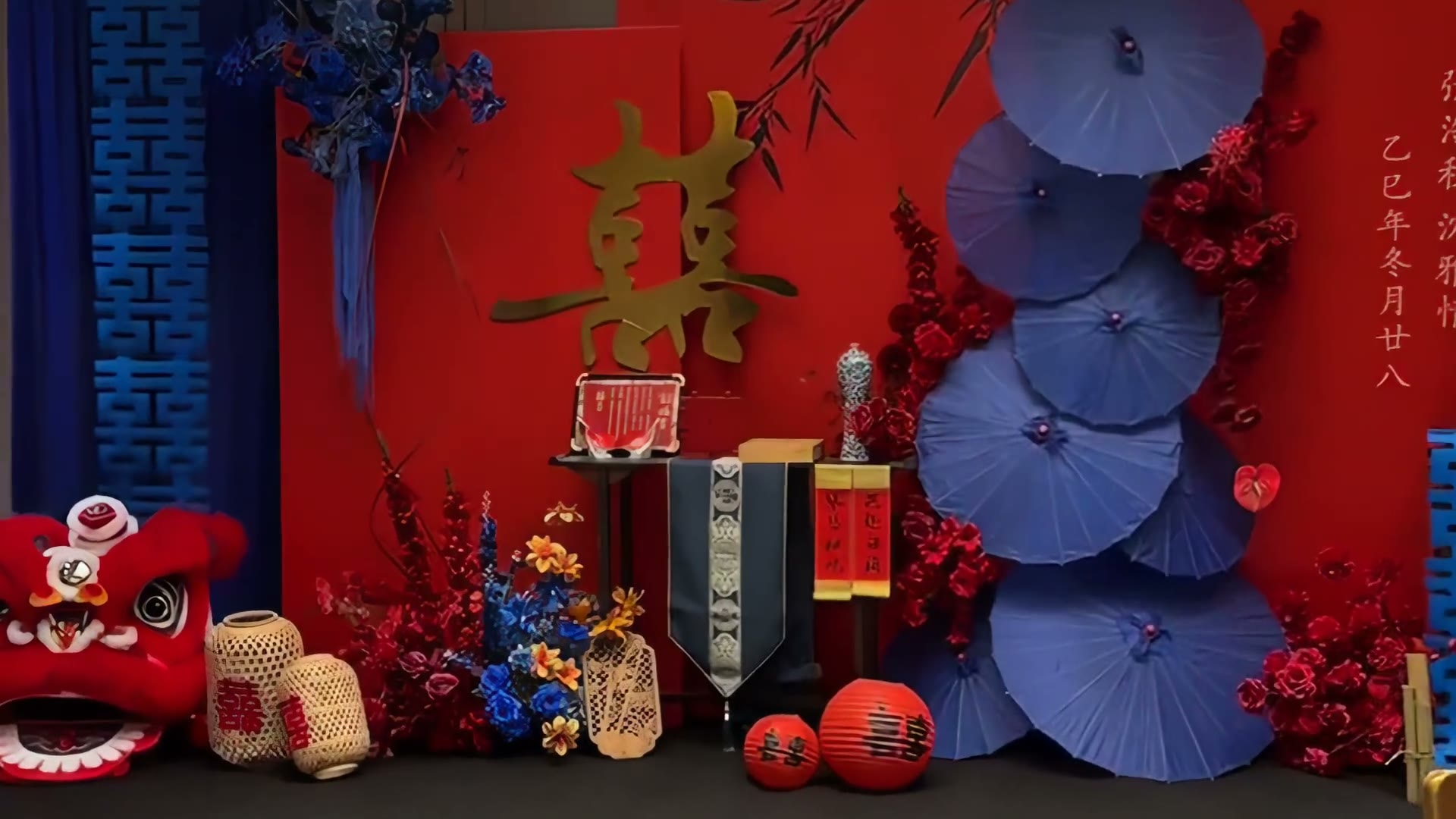 红蓝撞色油纸伞高级感订婚宴
