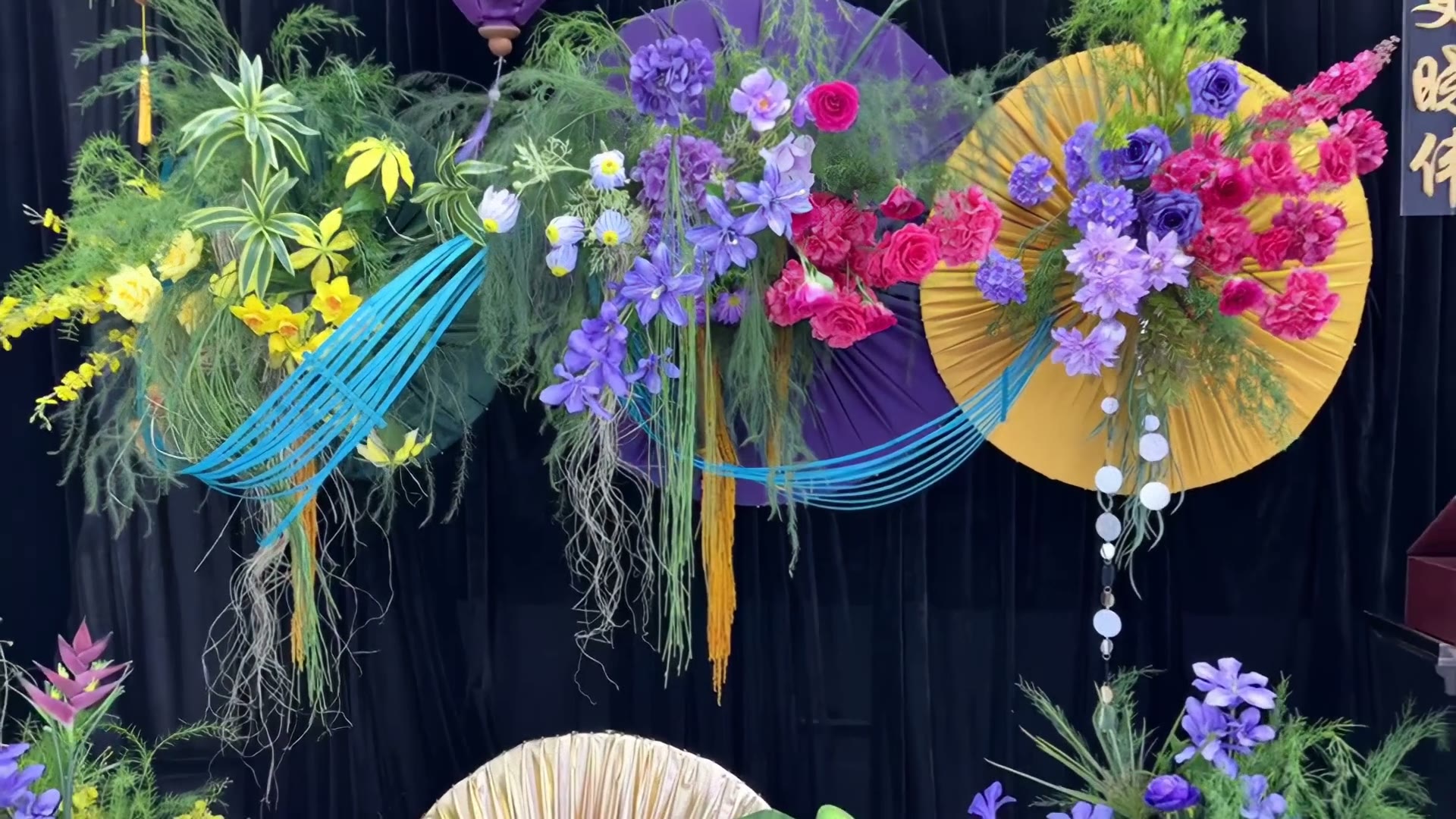 黄紫色南洋风新中式订婚宴