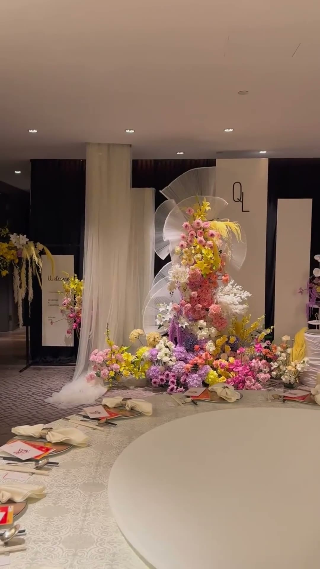 白色风琴纱韩系花园风订婚宴