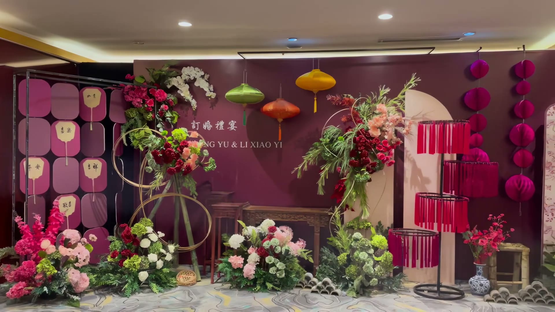 高级感红白色系小众订婚宴