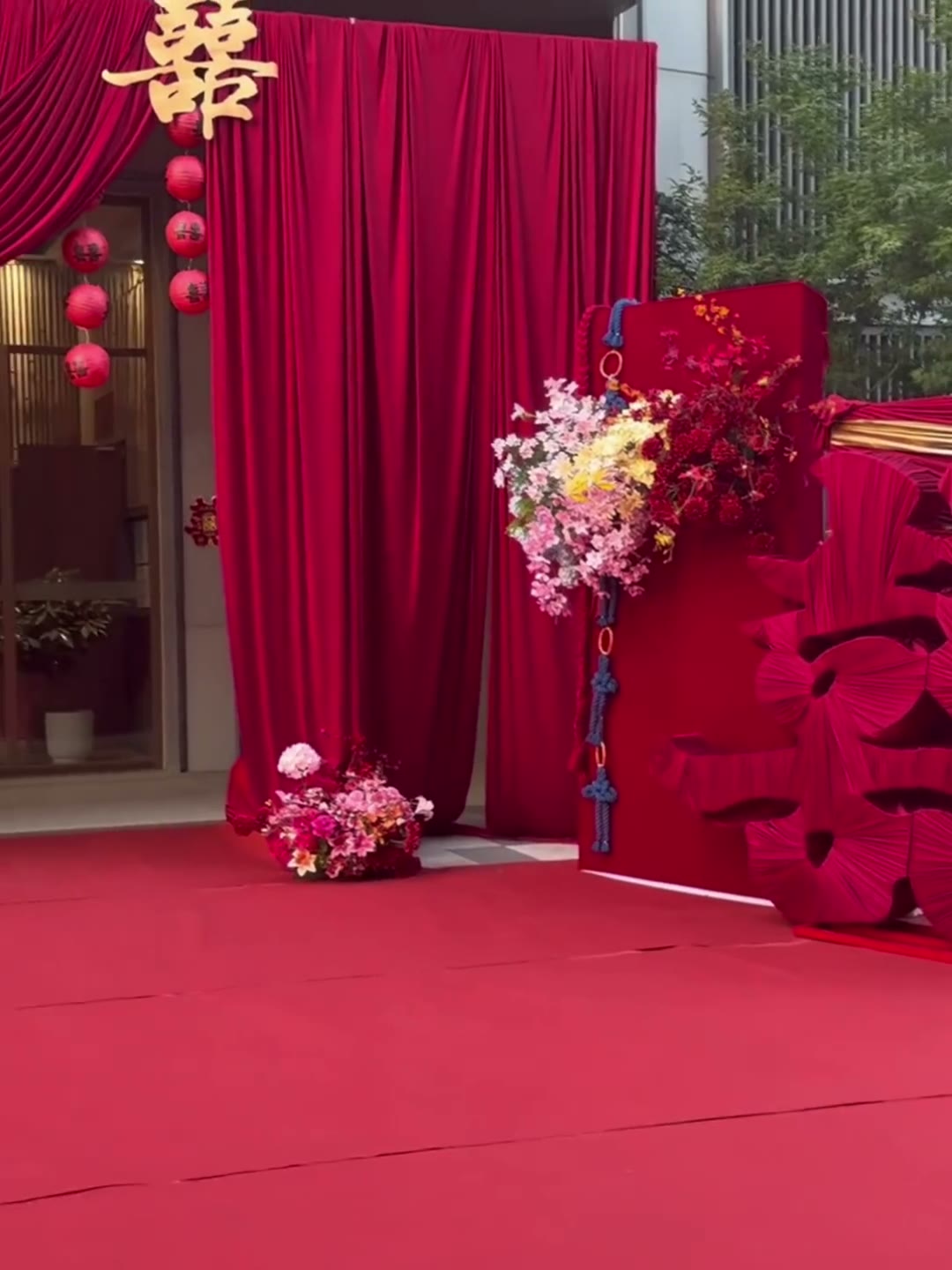 小区七字迎宾长廊布置