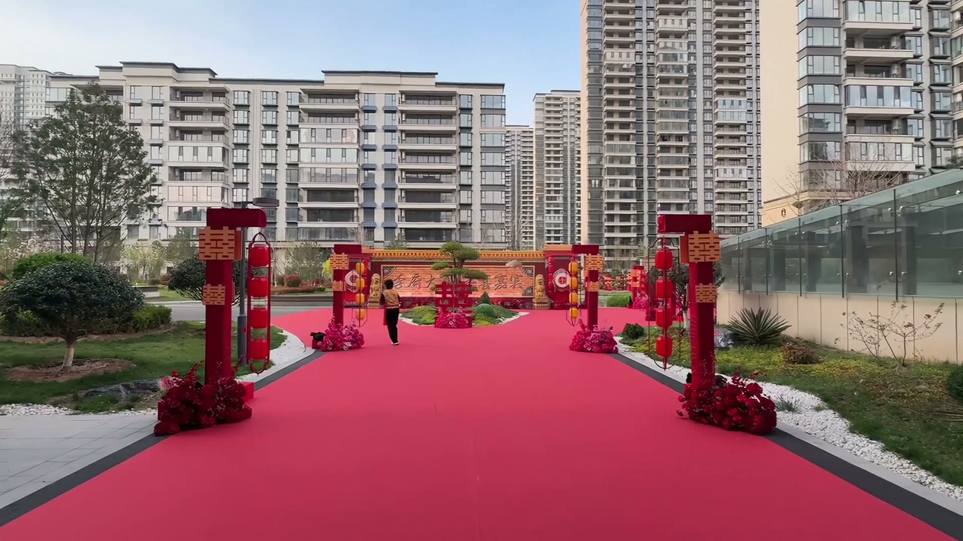 超豪华小区结婚迎宾通道布置