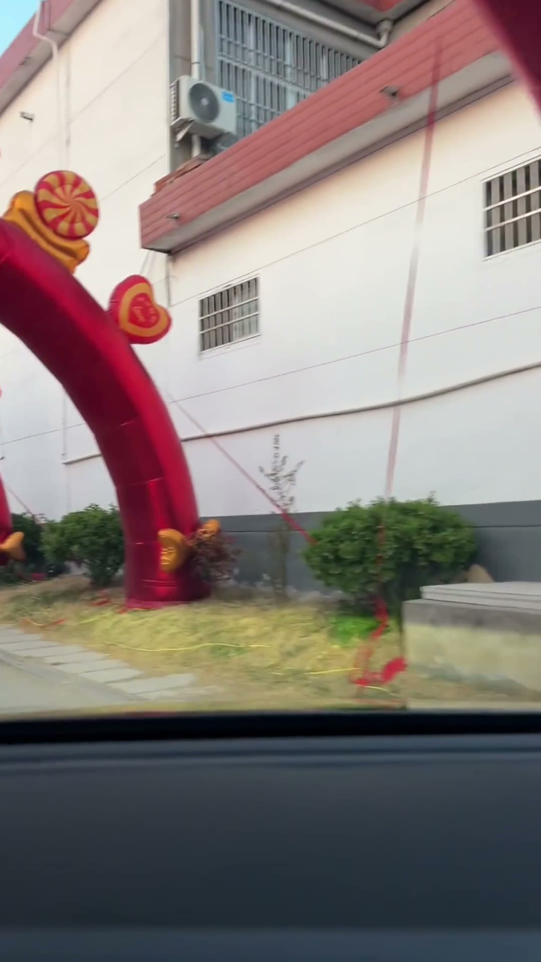 红色大气充气拱门长廊布置