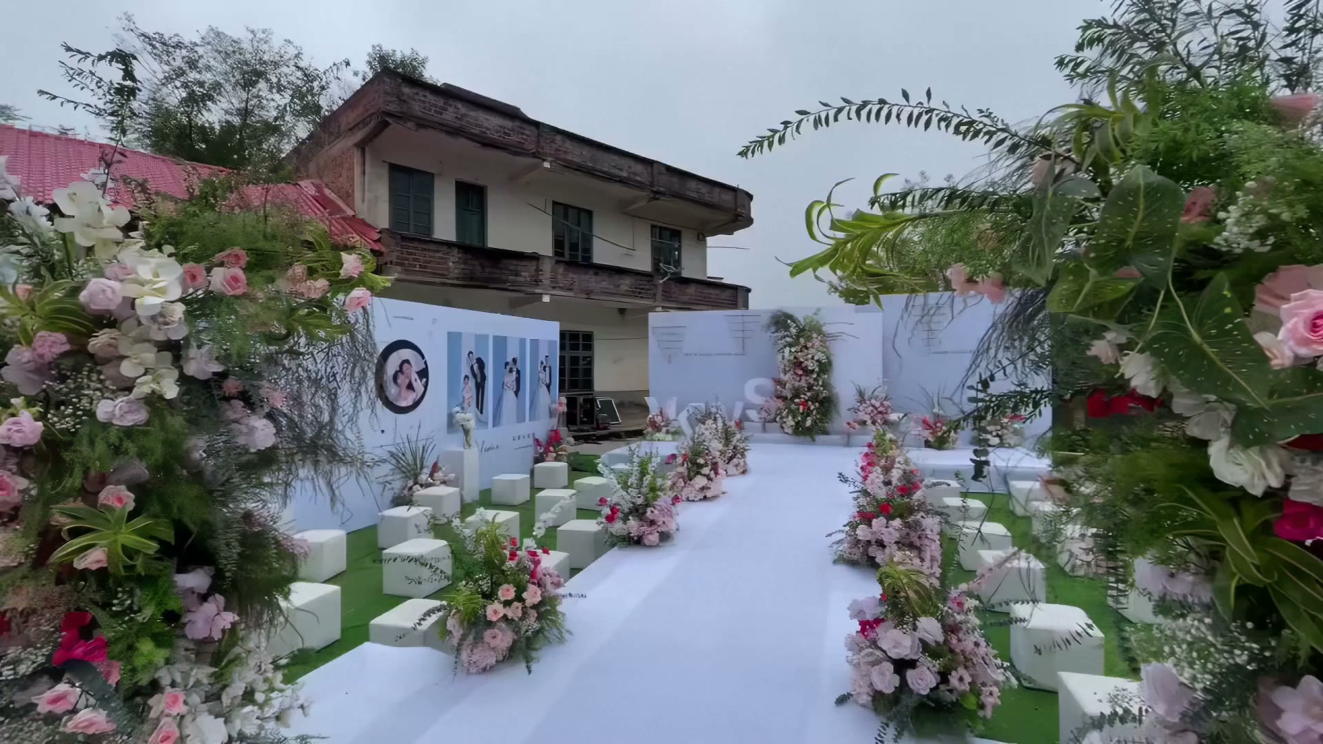 白绿粉简约小预算庭院婚礼