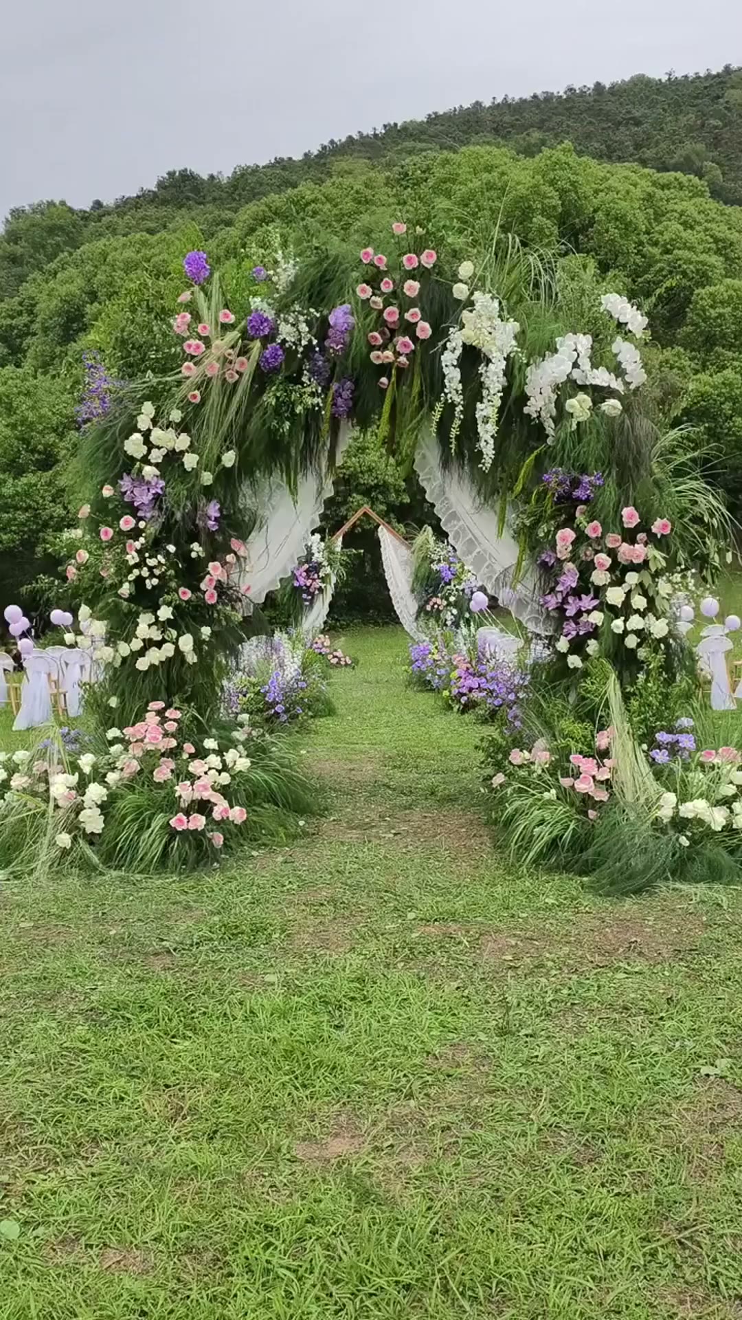 韩式野生花艺草坪婚礼