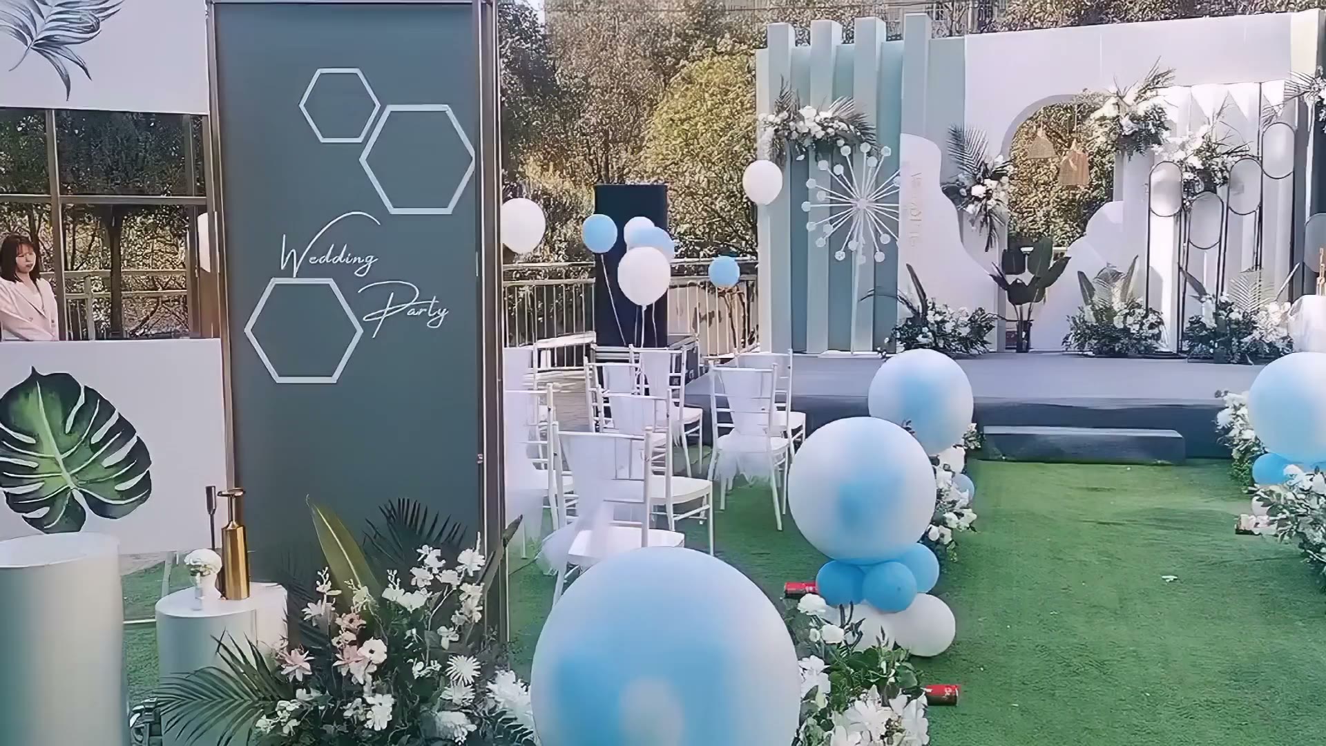 蓝白简约户外精致婚礼
