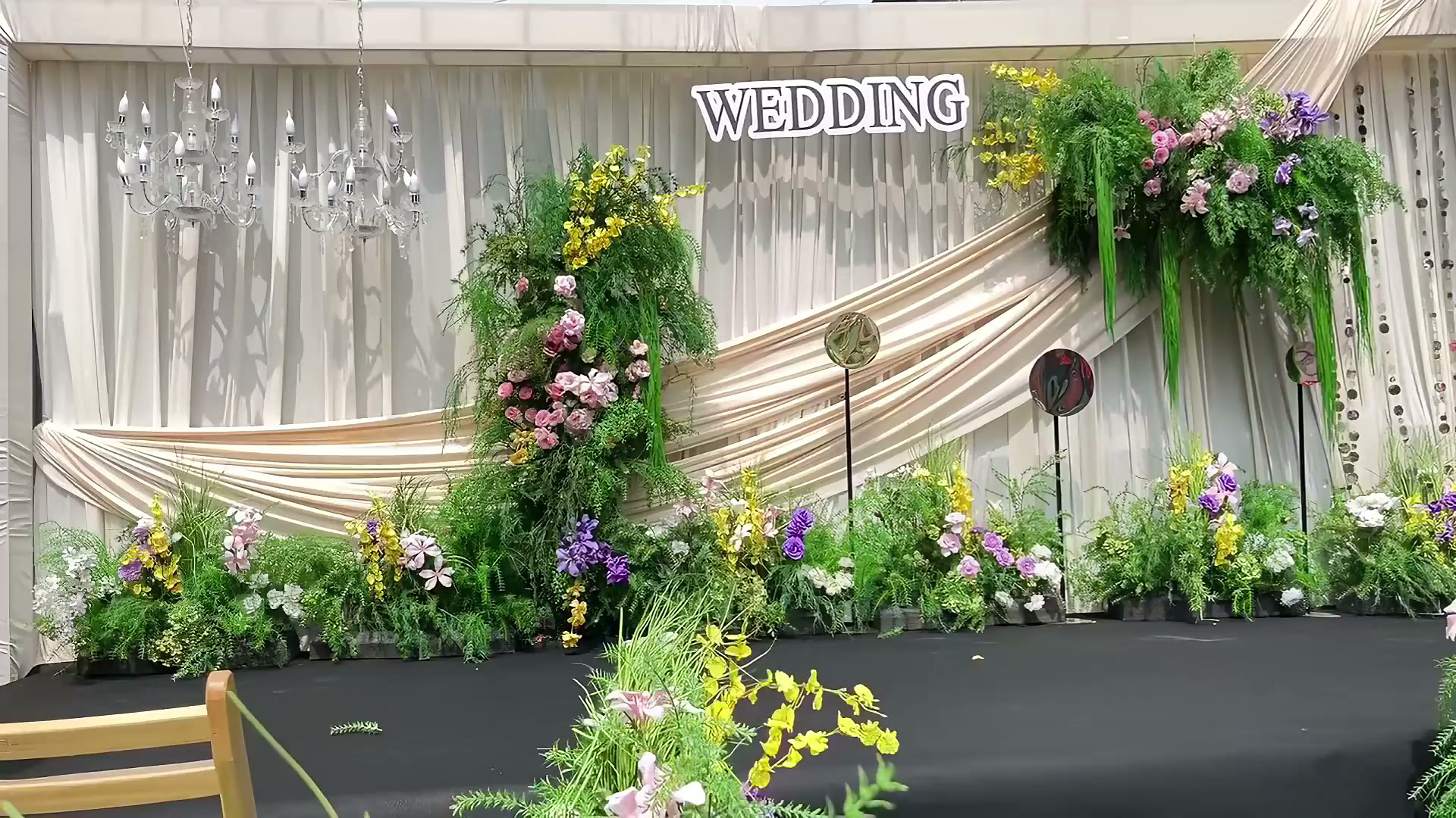 热门款香槟色自然系户外婚礼