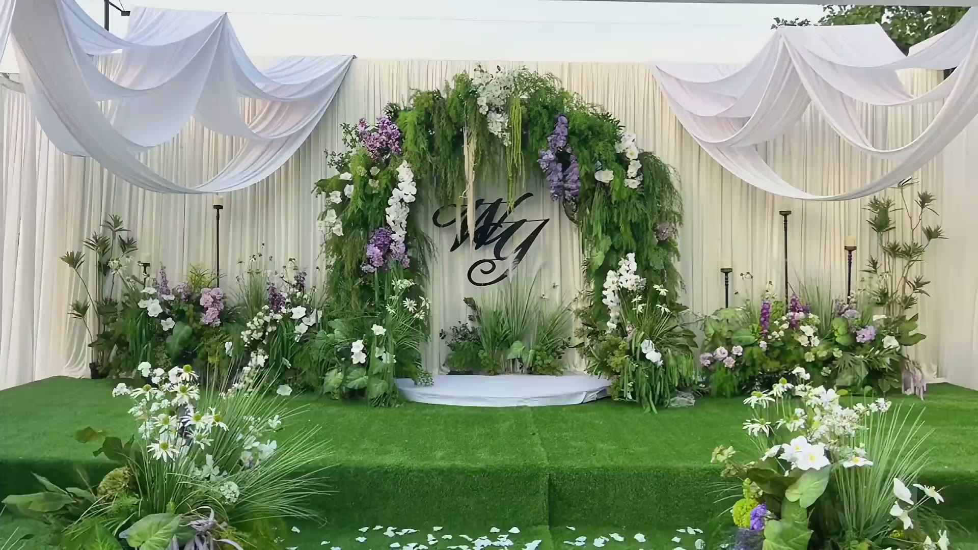 香槟白绿韩式户外庭院野生婚礼