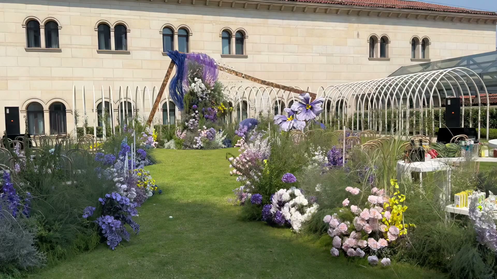 紫色系草坪自然风户外婚礼