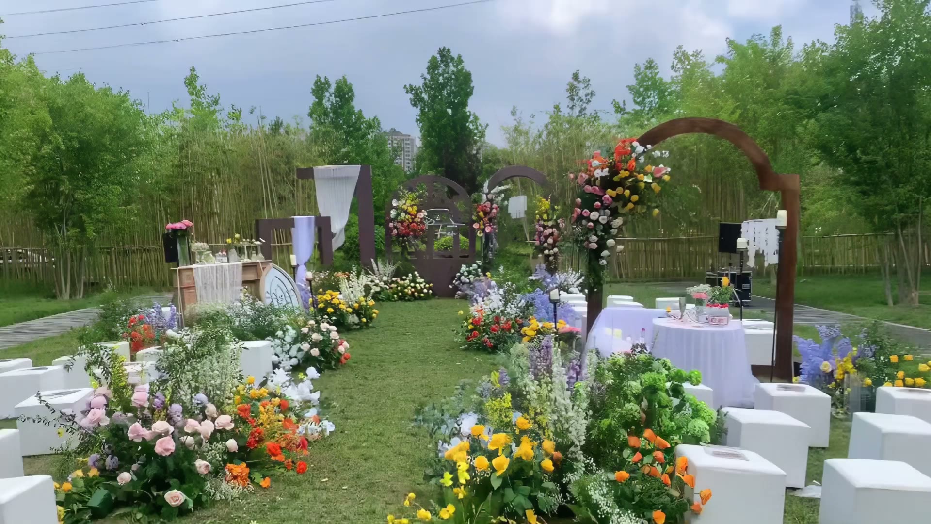 复古户外草坪婚礼