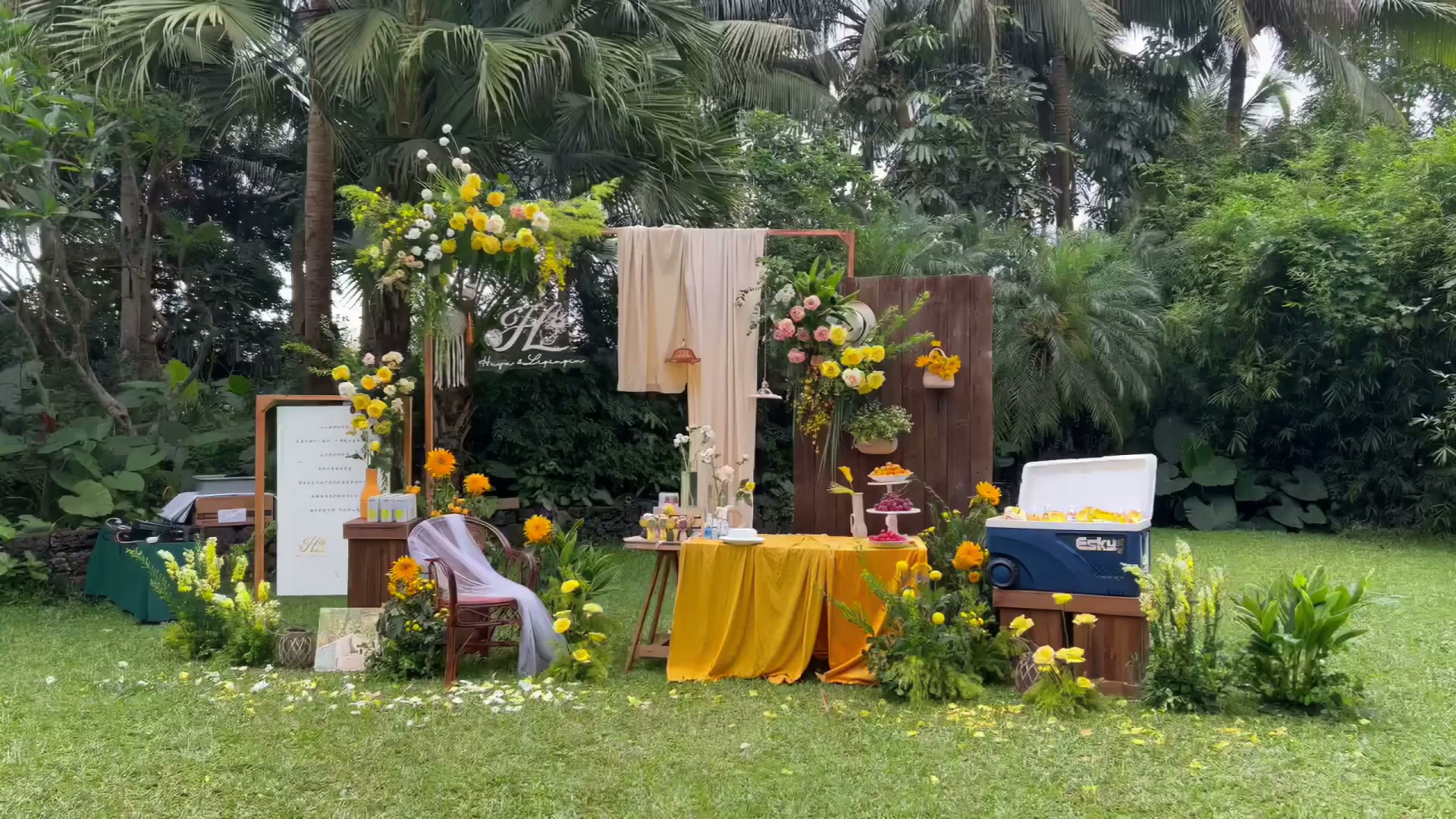 户外草坪复古小众婚礼