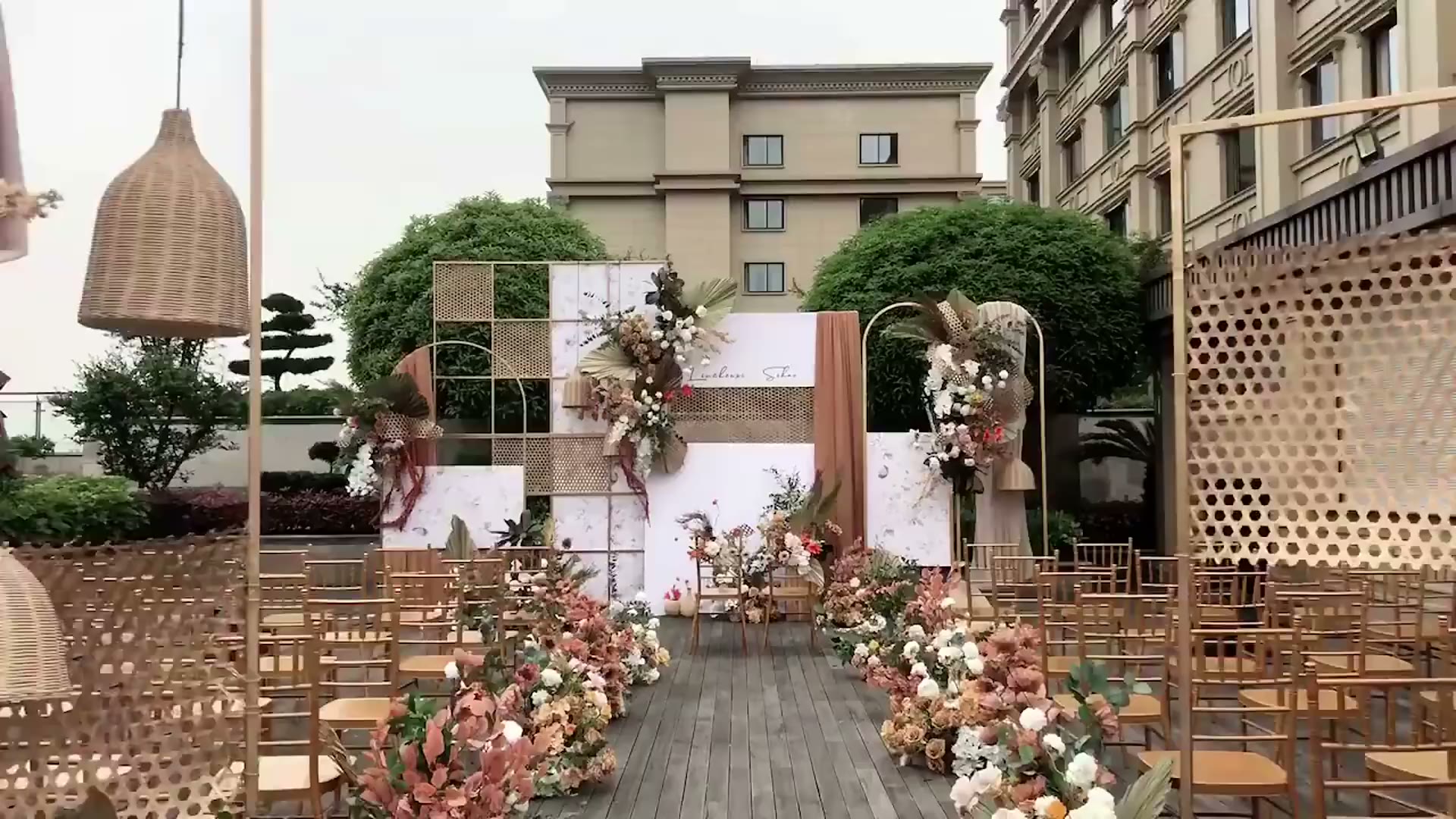 户外白色复古婚礼
