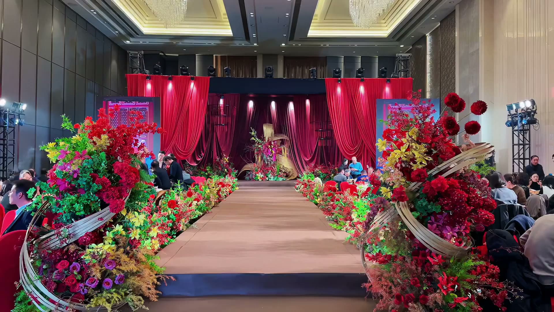 红色布幔竹编小众新中式婚礼