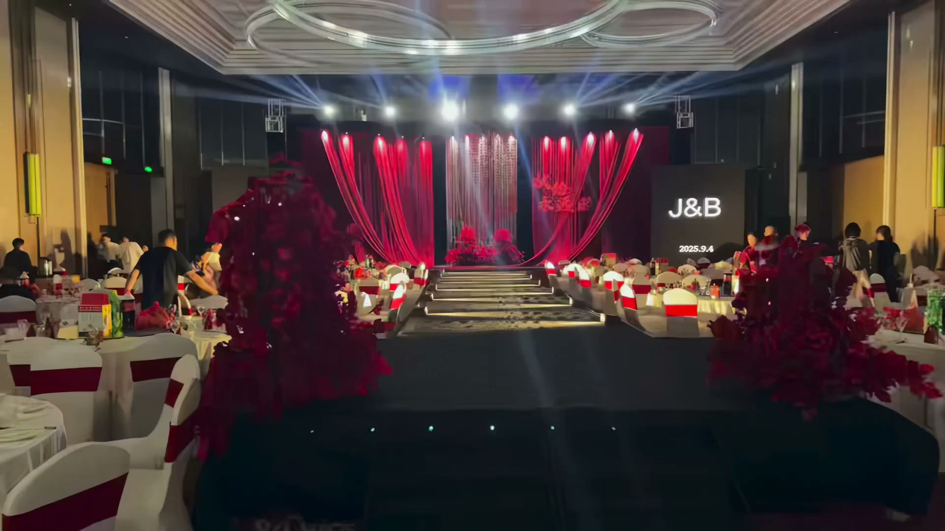 红色布幔韩式婚礼