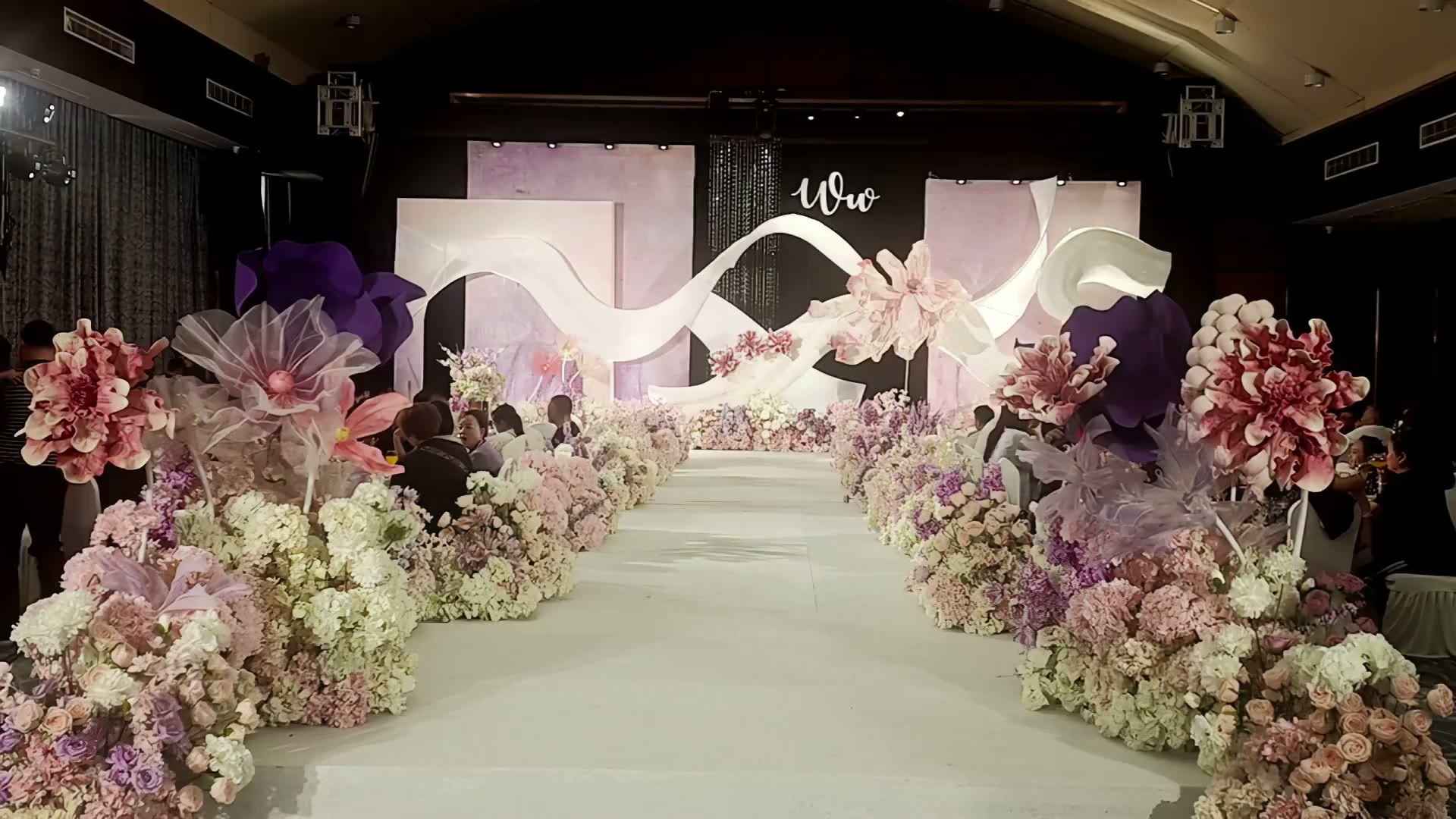 白粉色简约韩式婚礼
