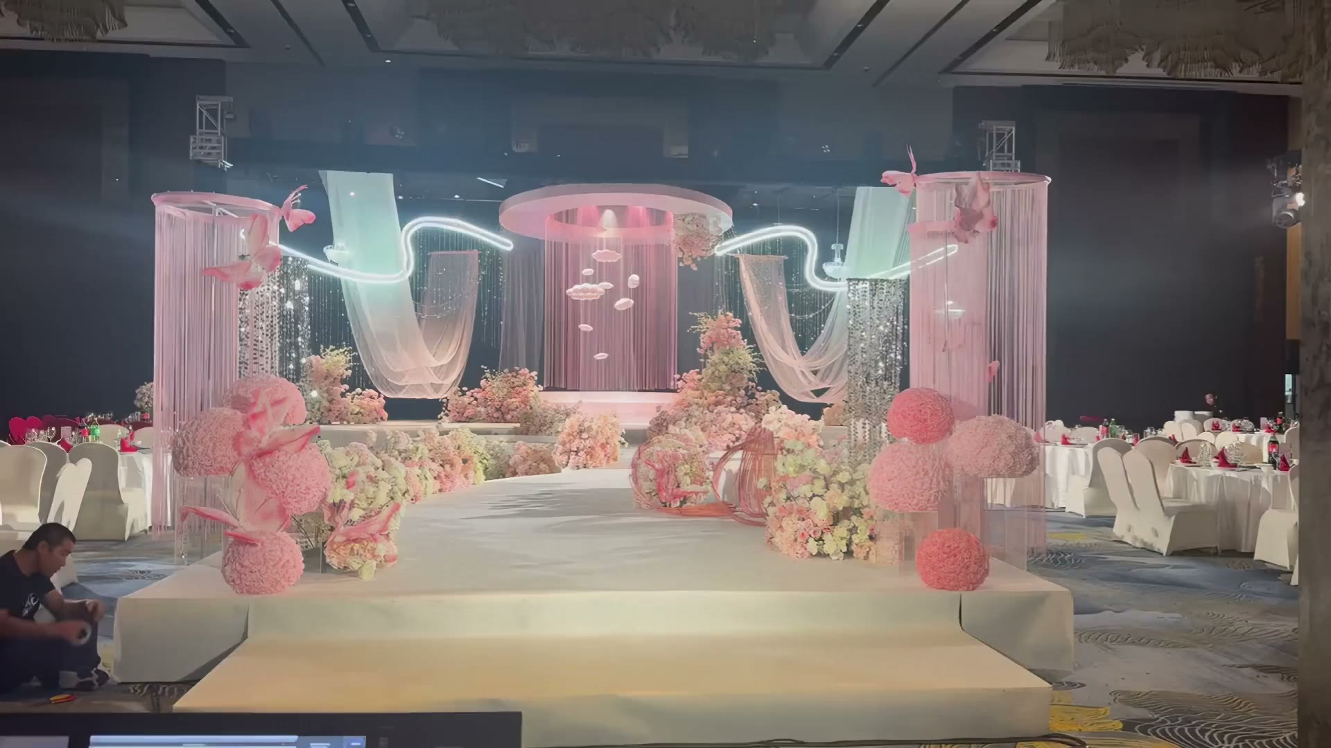 粉色系韩式梦幻线帘婚礼