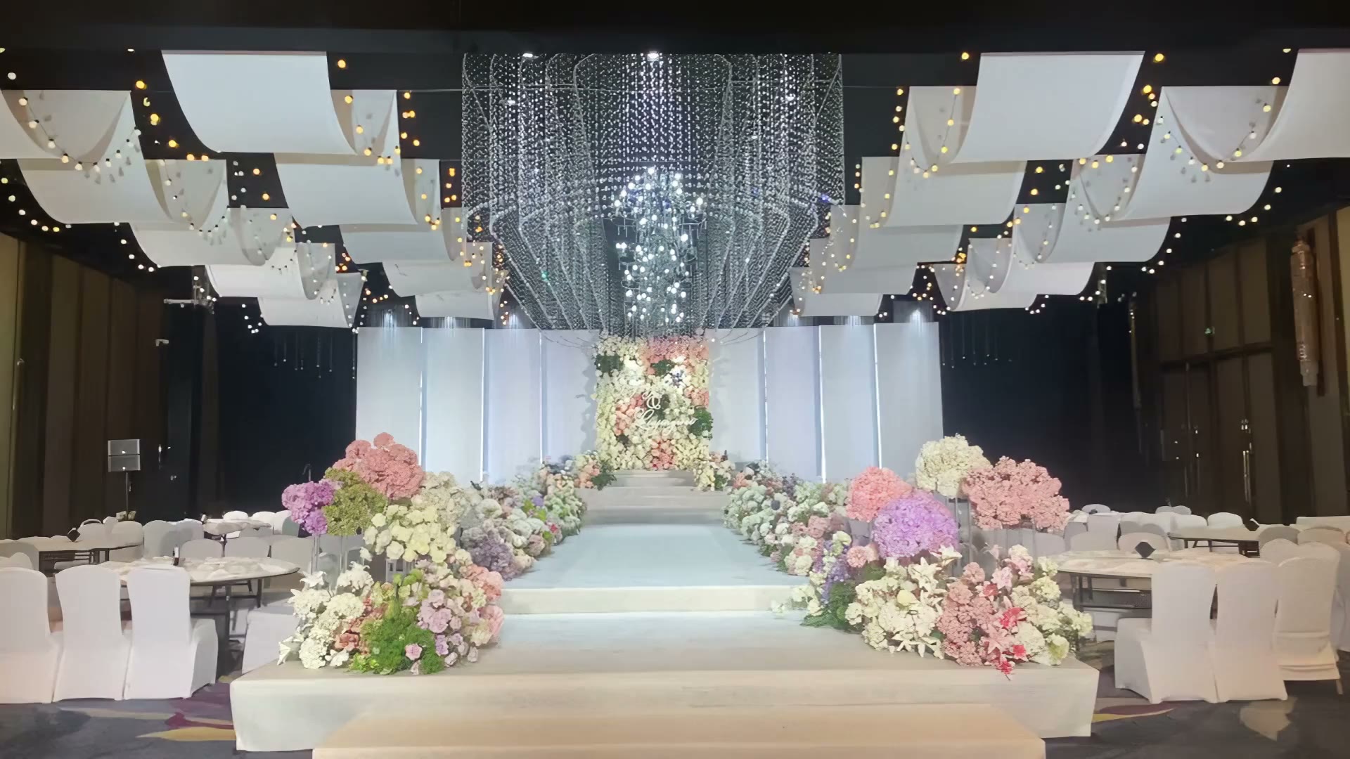 白粉色秀场简约韩式婚礼
