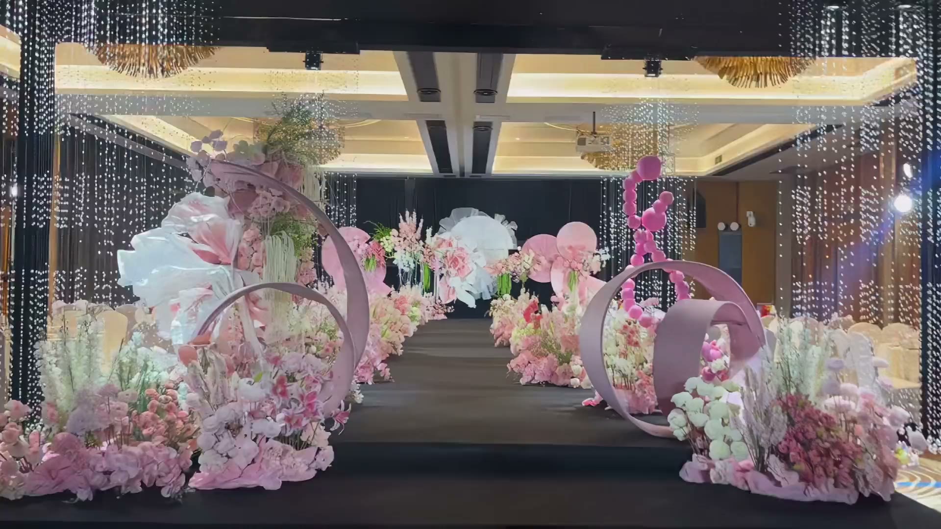 白粉色韩式简约清新婚礼