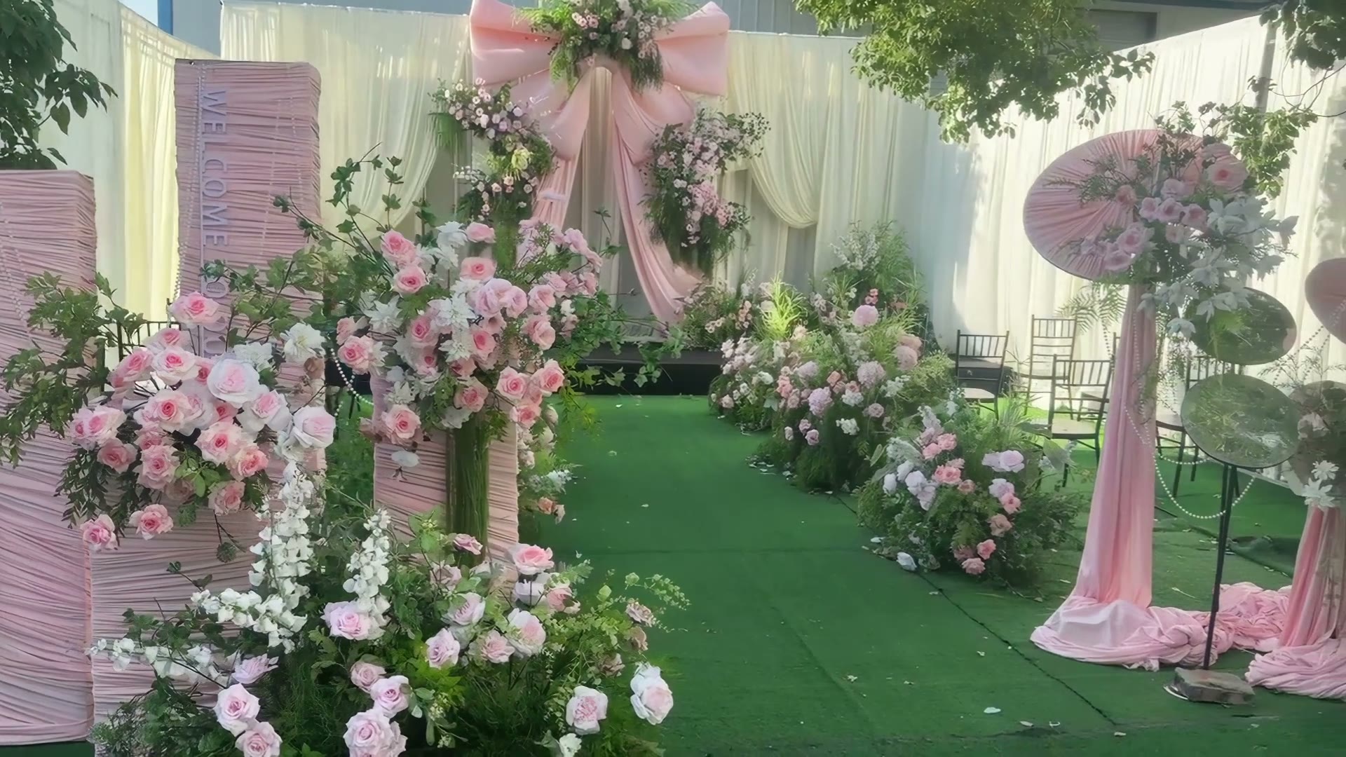 香槟粉韩式布幔蝴蝶结婚礼