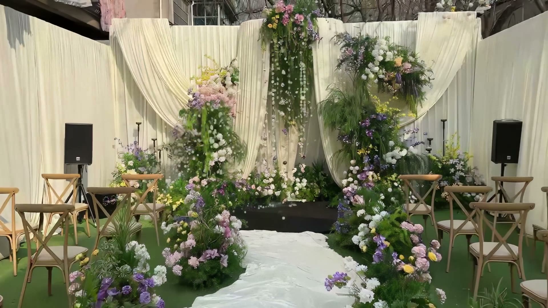 自然风清新布幔包裹庭院婚礼