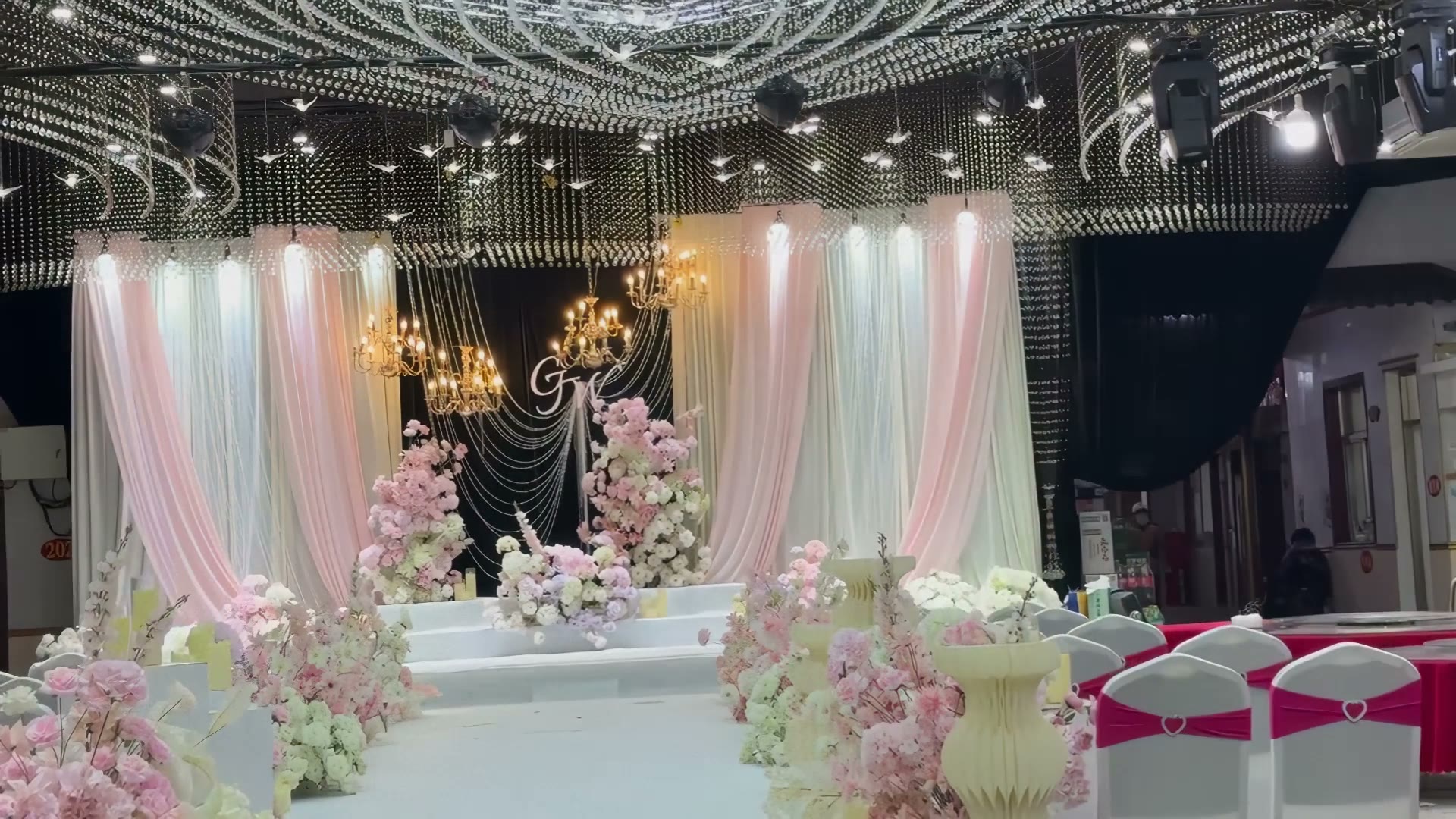 清新百粉色布幔婚礼