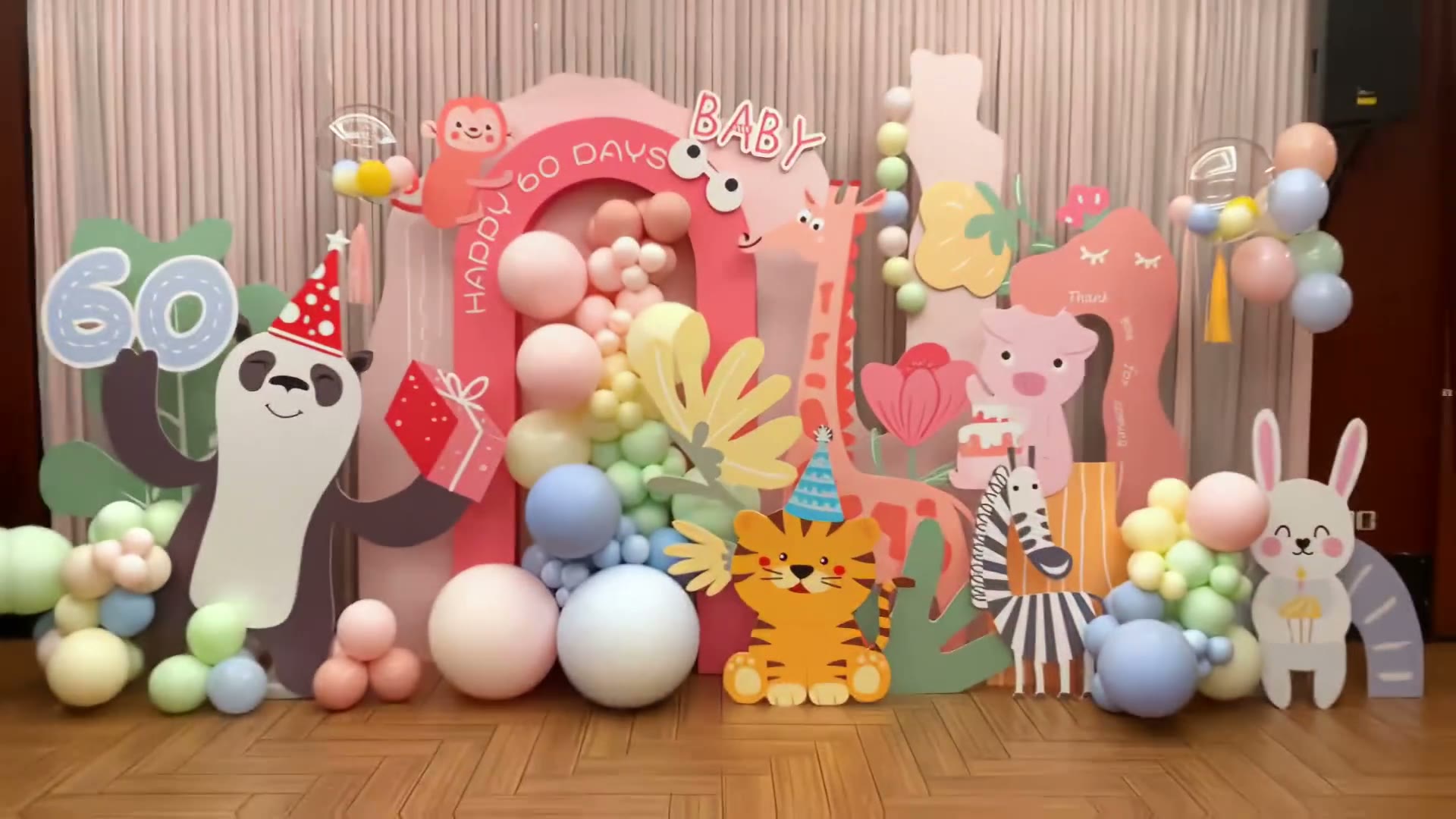 粉色系Q版小众动物满月宴