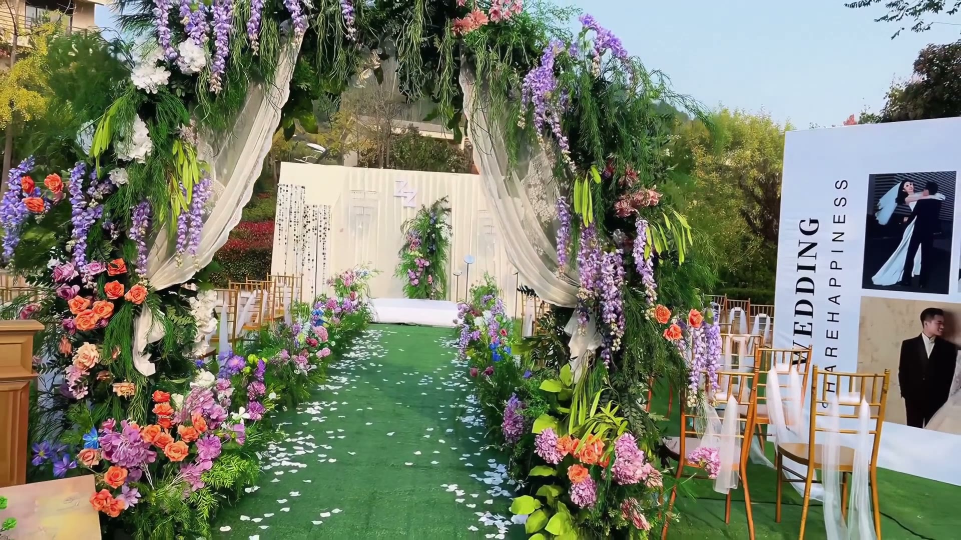 香槟色布幔野生感花拱门婚礼