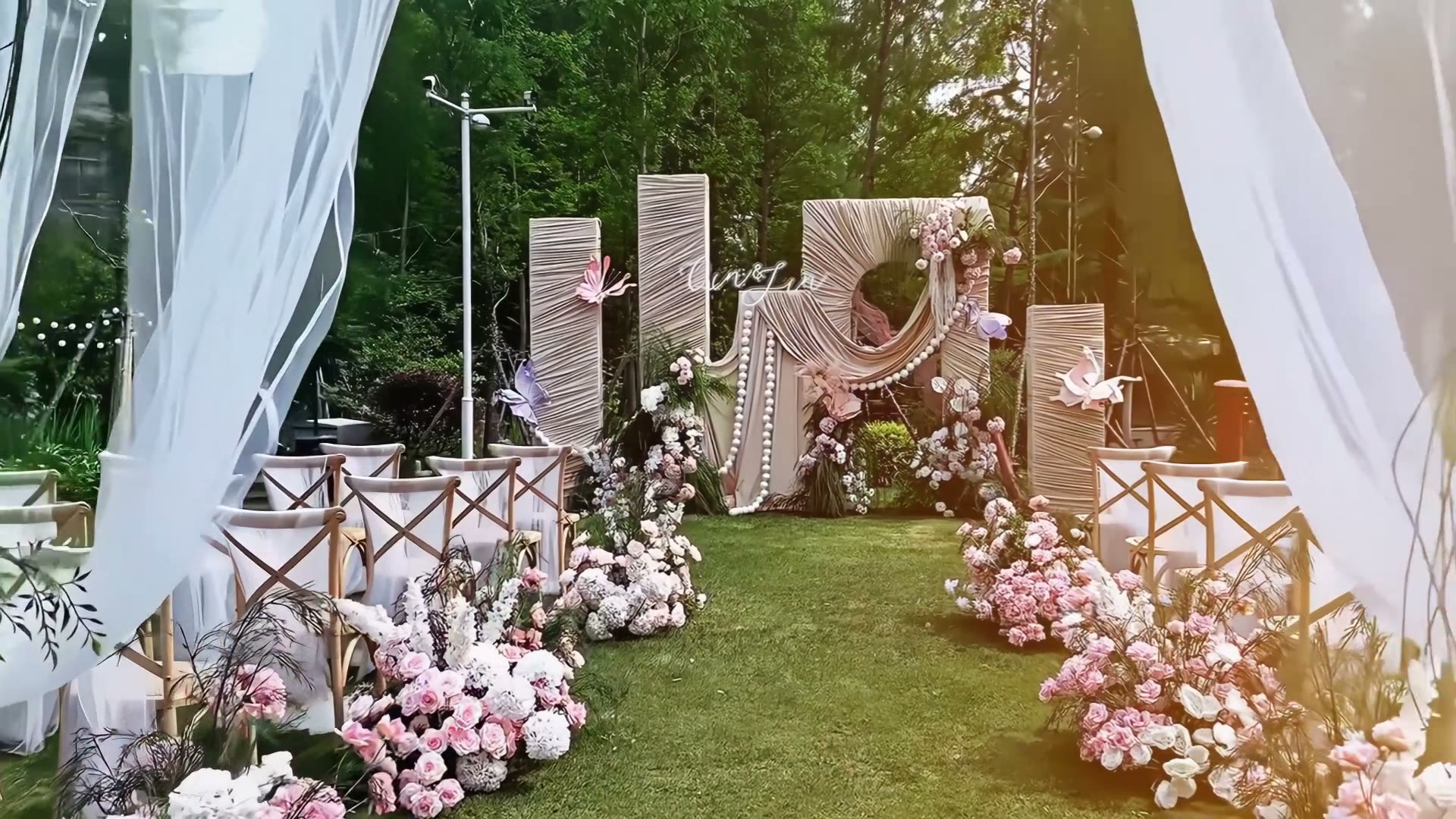 香槟色韩式布幔户外草坪婚礼