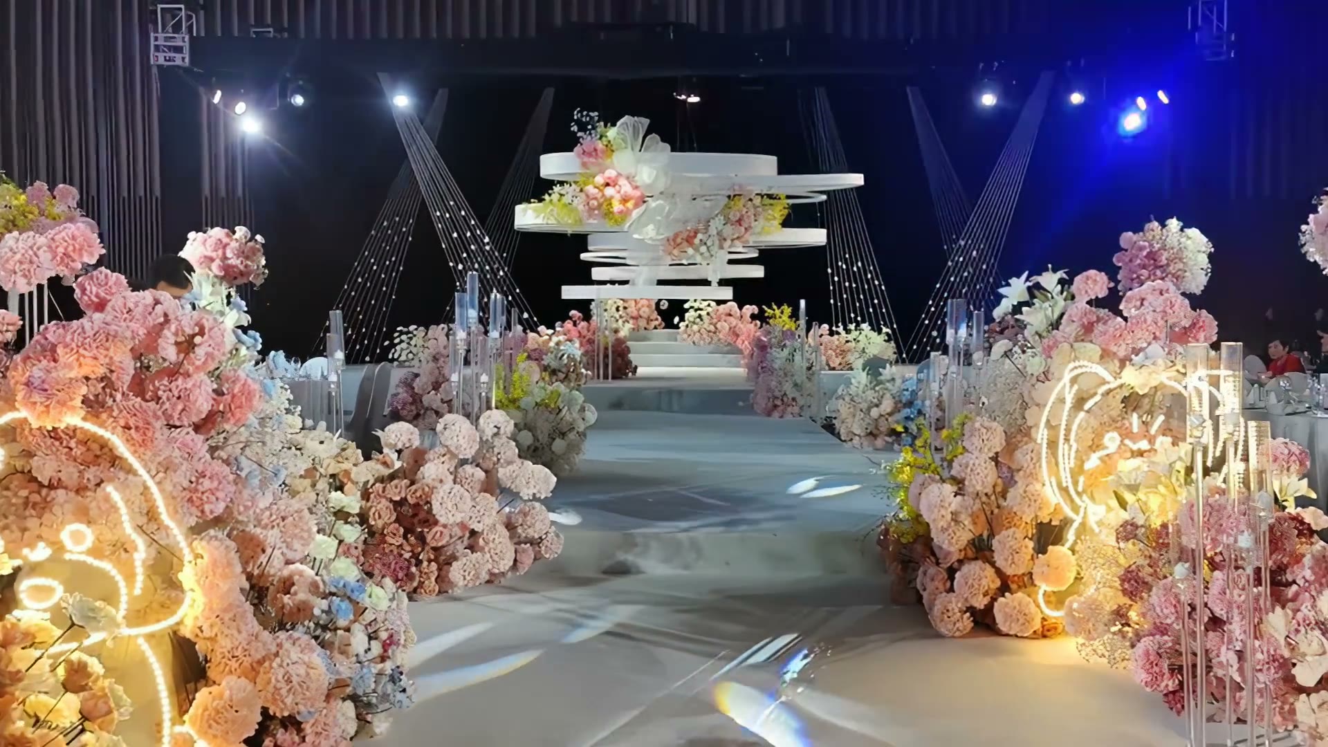 白粉色韩式彩虹线婚礼