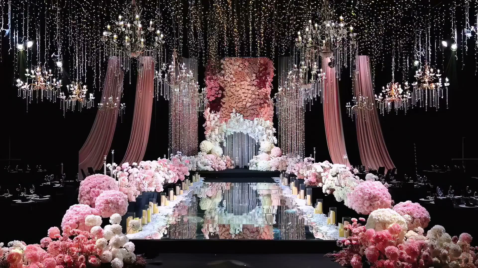 豆沙粉布幔珠帘高级感婚礼
