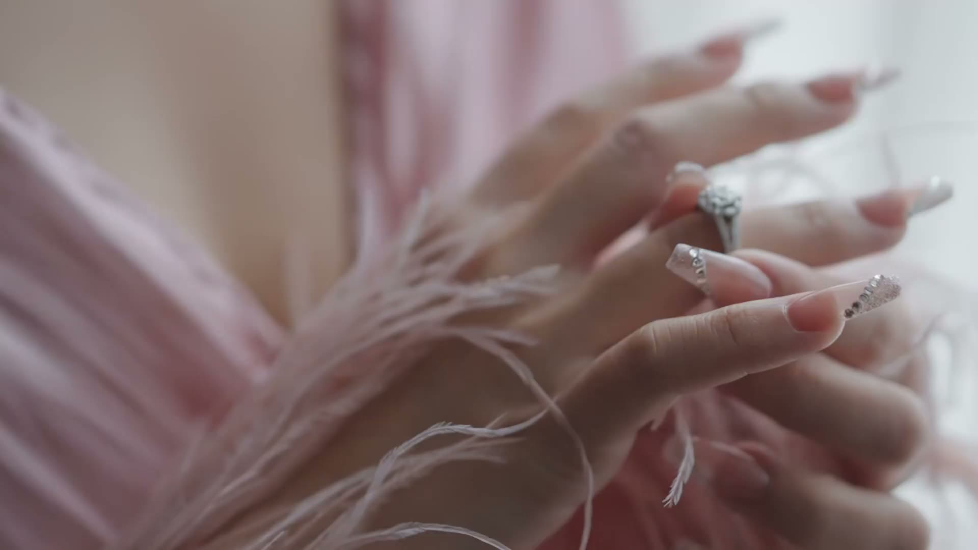 蓝白色线帘水晶婚礼
